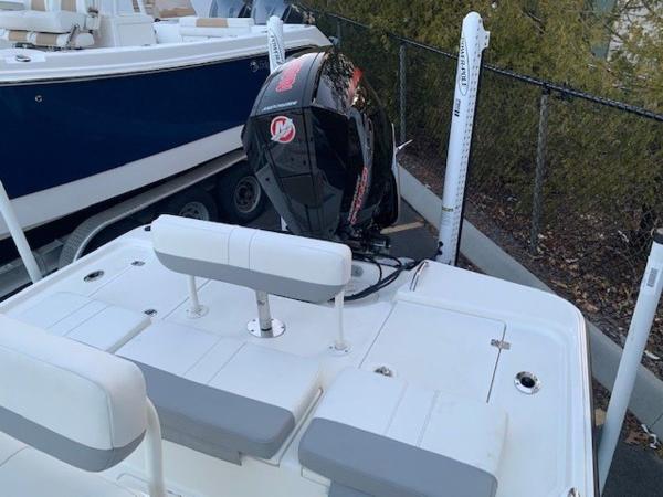 2020 Mako boat for sale, model of the boat is 21LTS GUIDE PACK & Image # 7 of 16