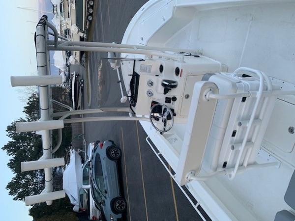 2020 Mako boat for sale, model of the boat is 21LTS GUIDE PACK & Image # 8 of 16