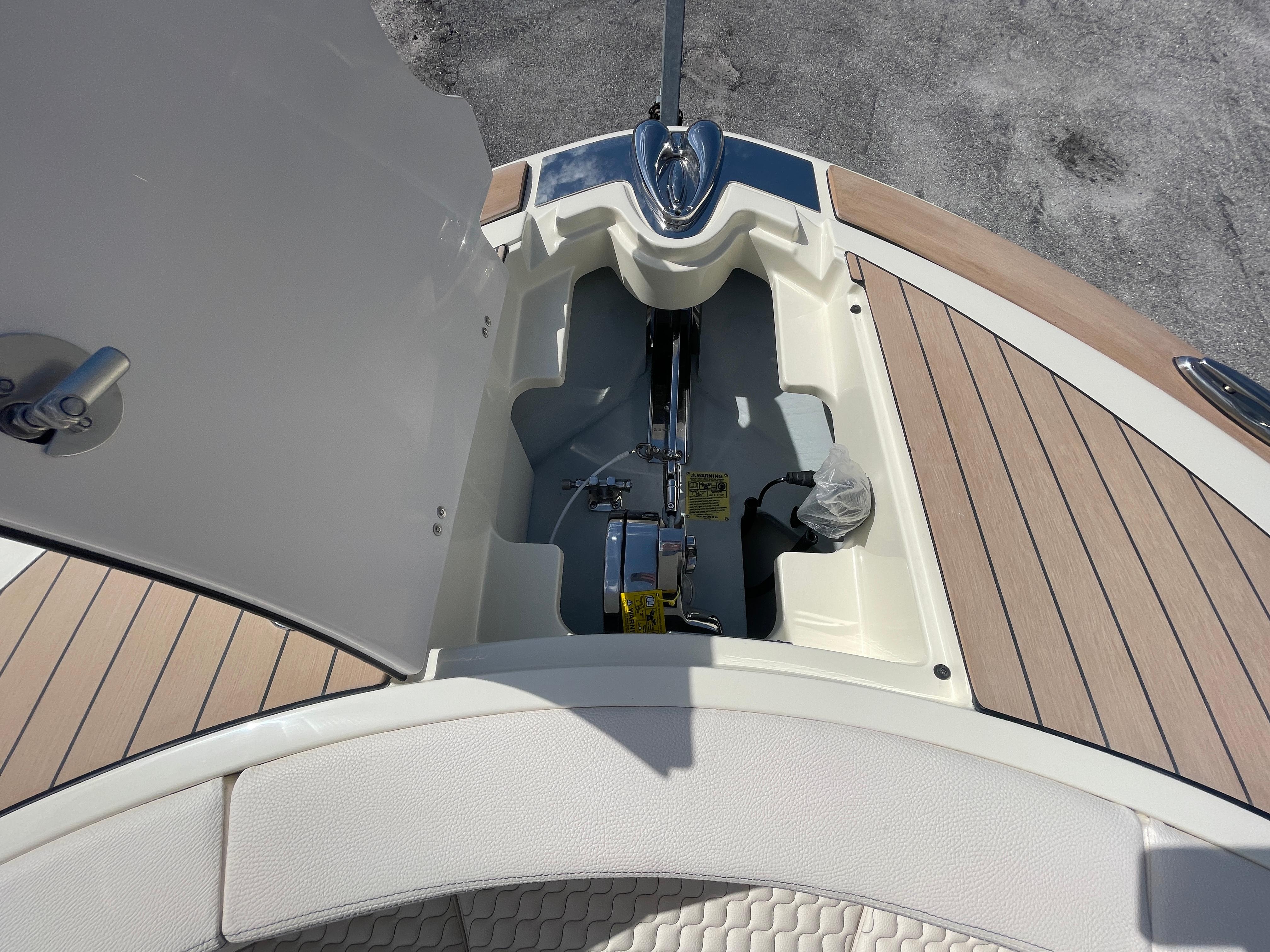 2024 Chris-Craft Launch 31 GT-14