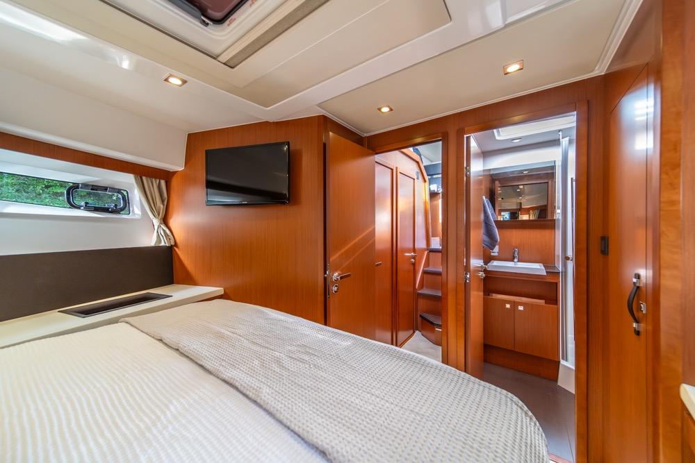 2016 Jeanneau 43 