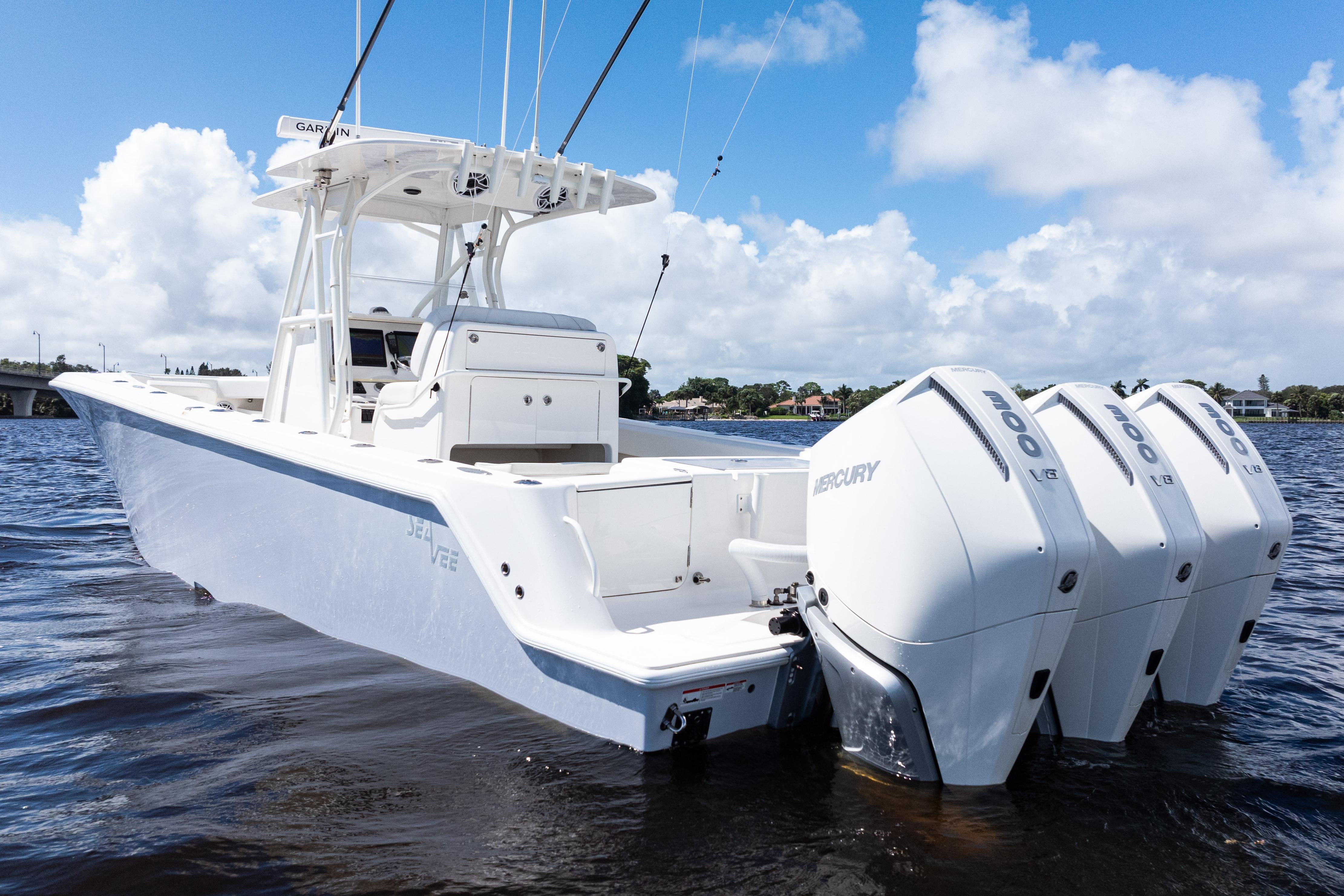 2023です SeaVee 340Z 2023 | HMY Yachts