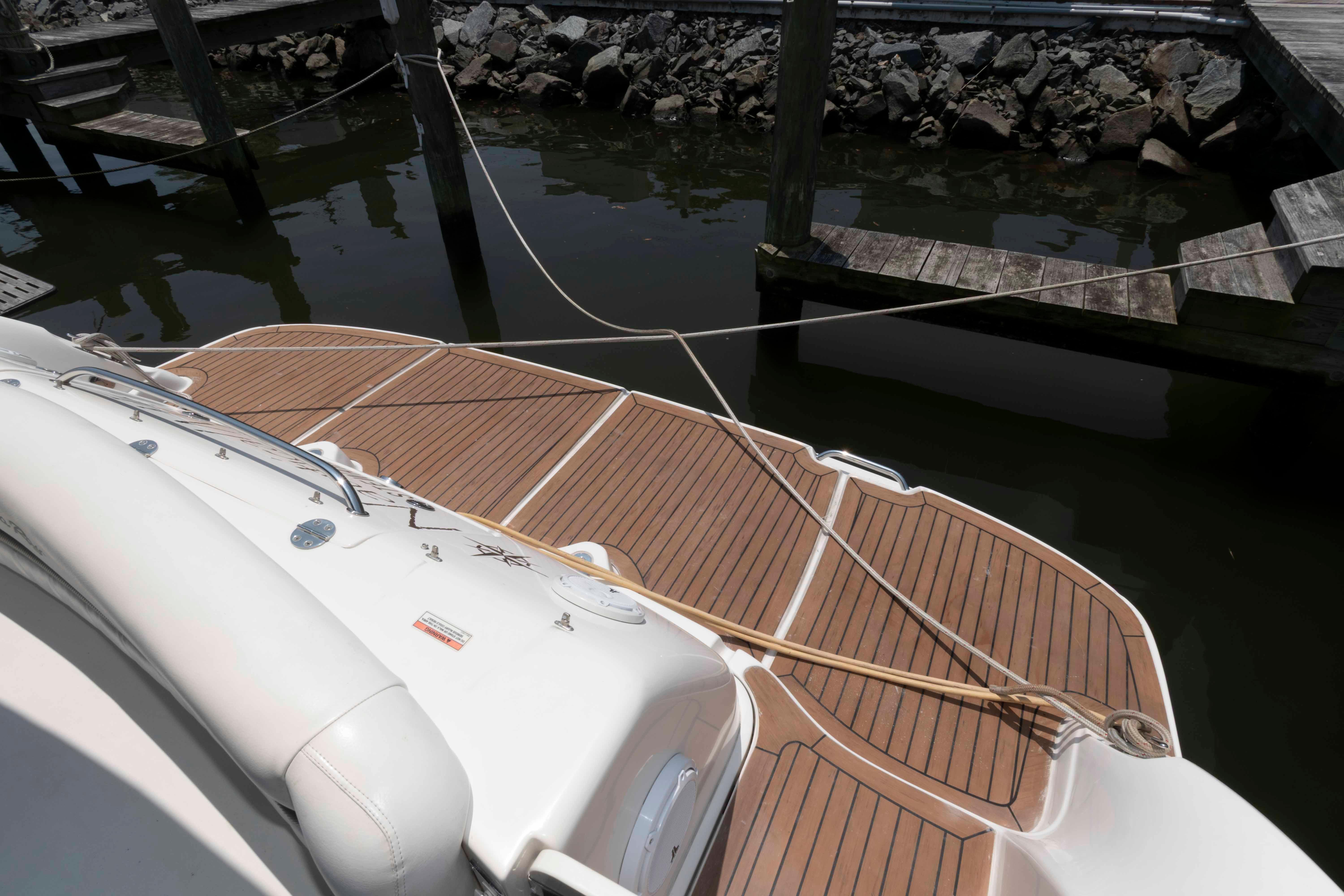 M 10023 EF Knot 10 Yacht Sales