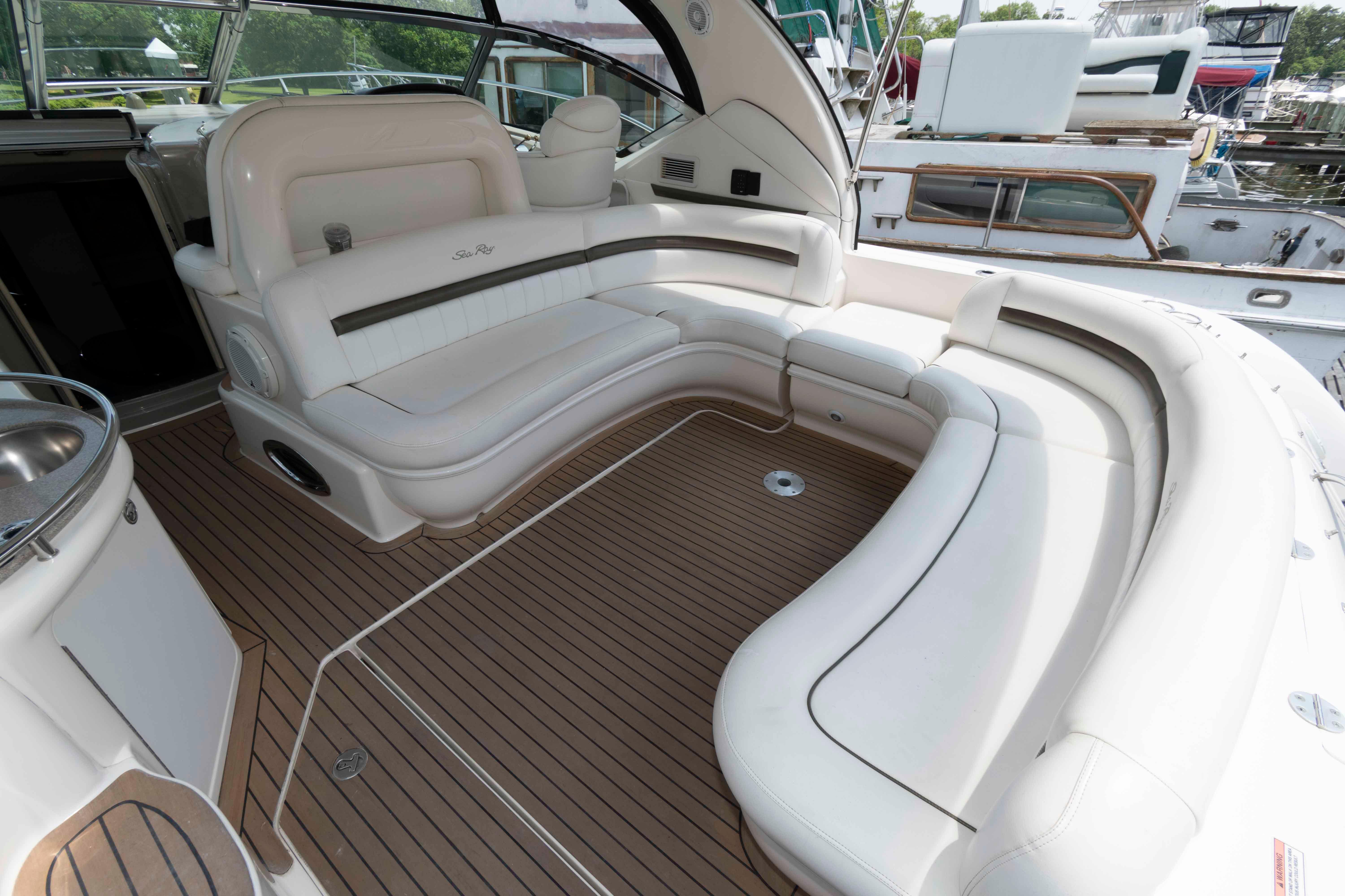 M 10023 EF Knot 10 Yacht Sales