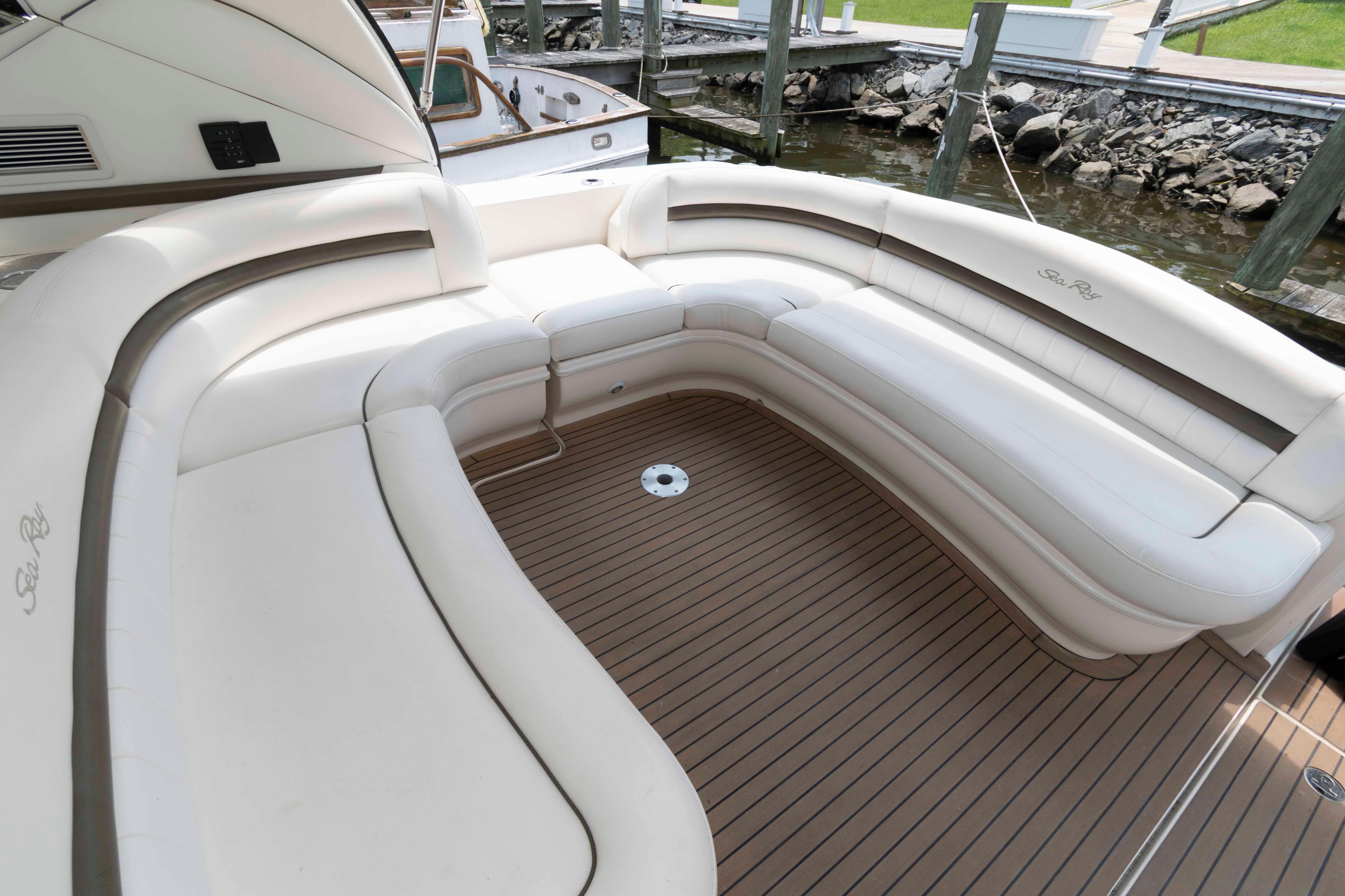 M 10023 EF Knot 10 Yacht Sales