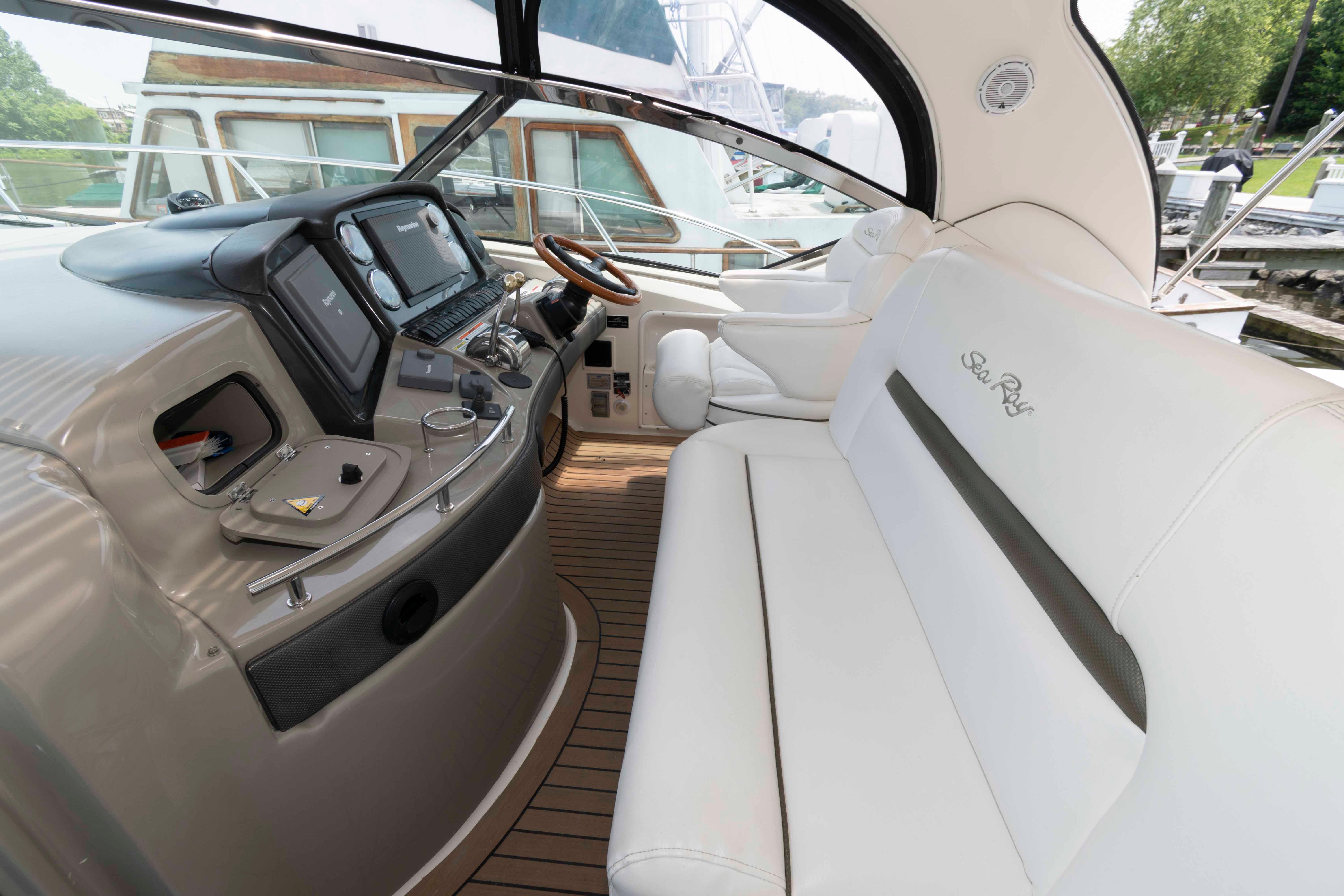 M 10023 EF Knot 10 Yacht Sales