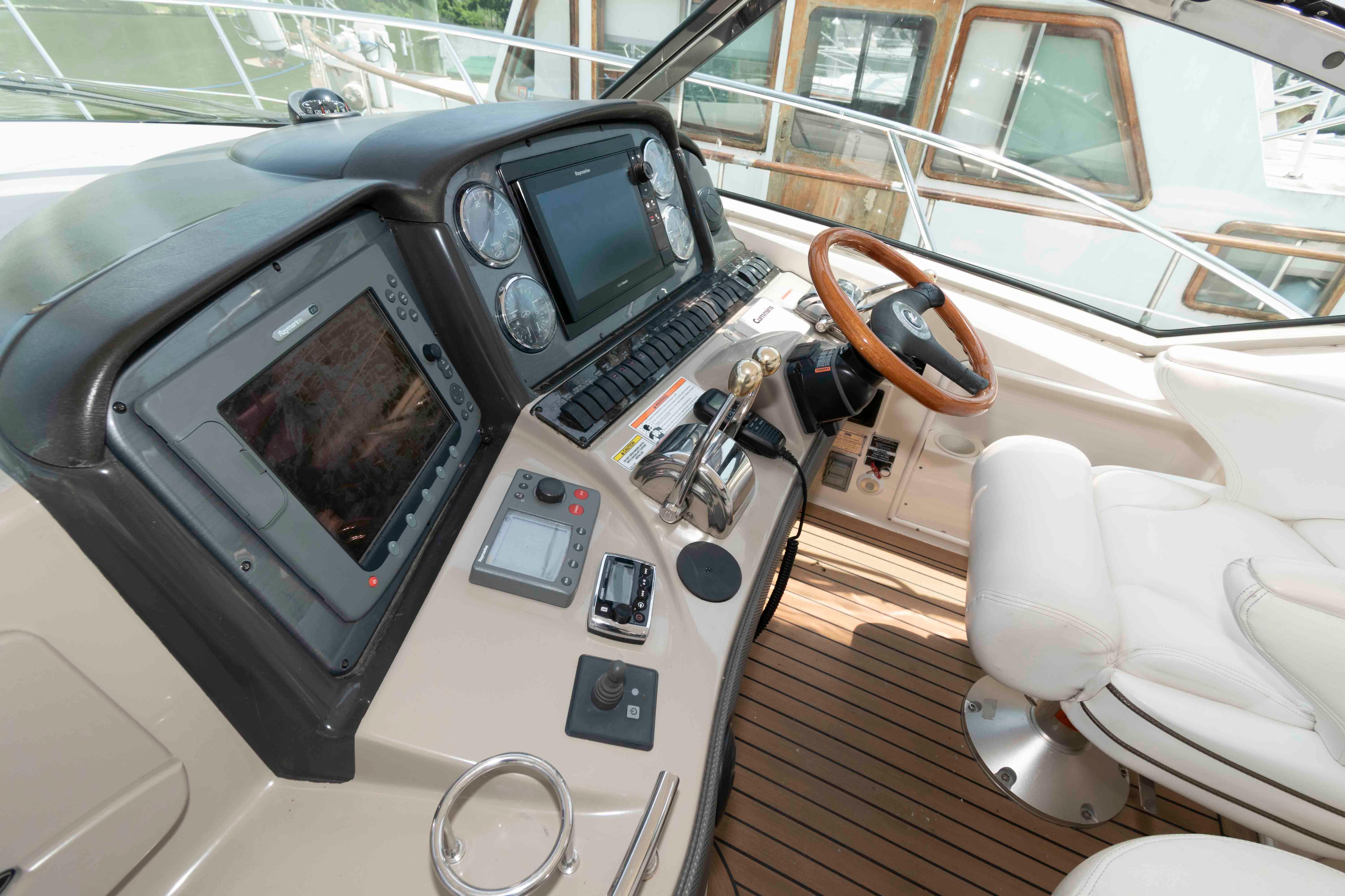 M 10023 EF Knot 10 Yacht Sales