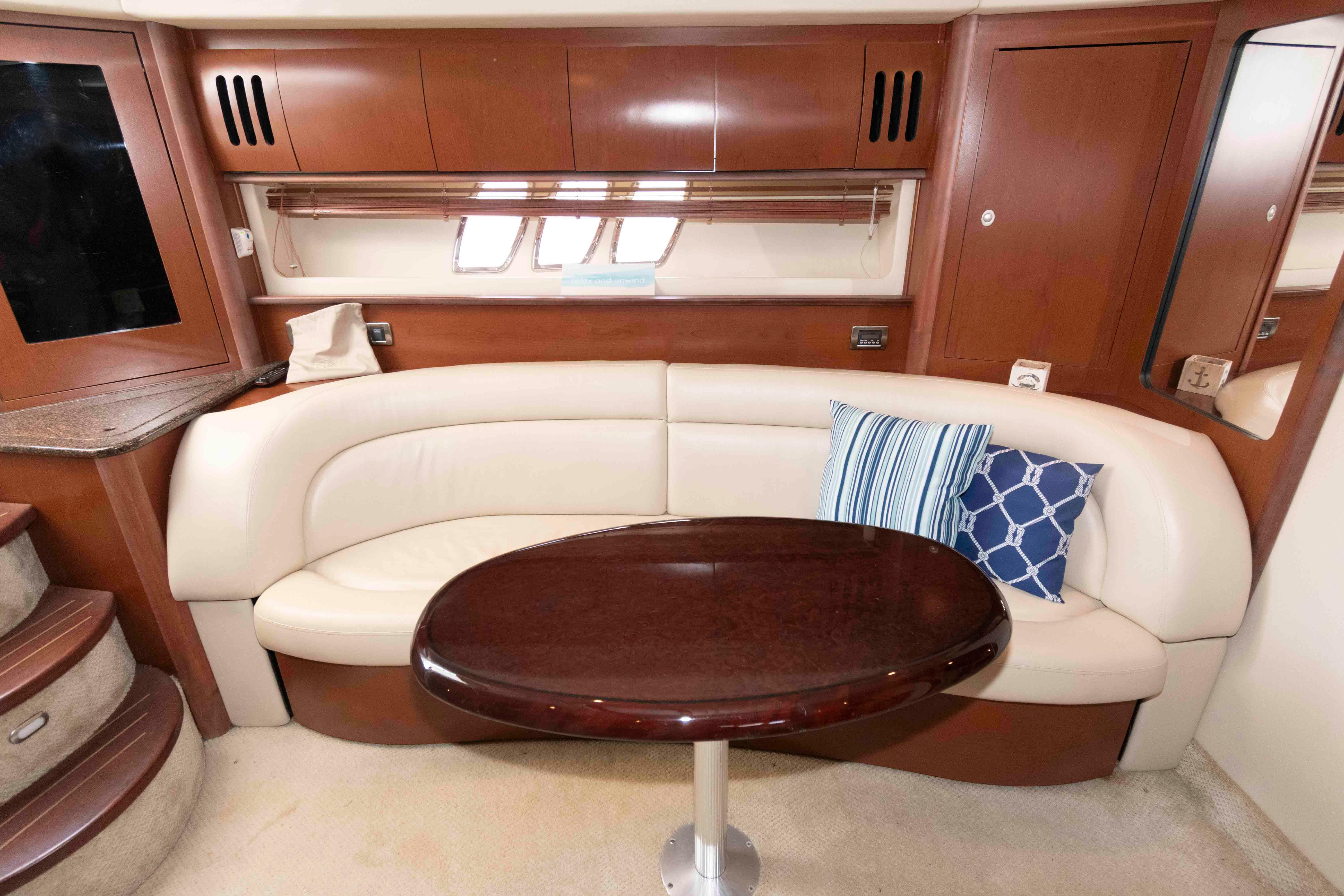 M 10023 EF Knot 10 Yacht Sales