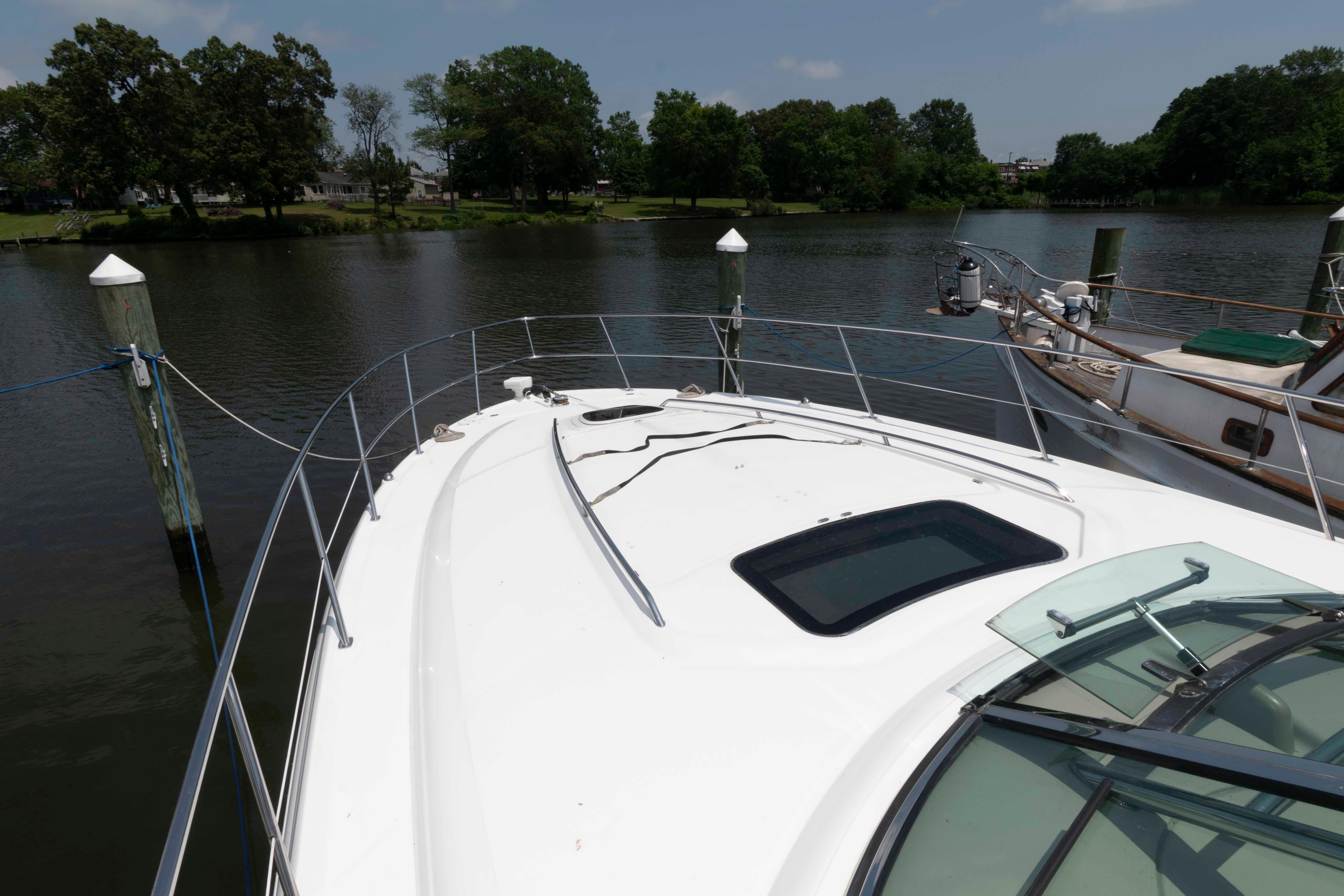 M 10023 EF Knot 10 Yacht Sales