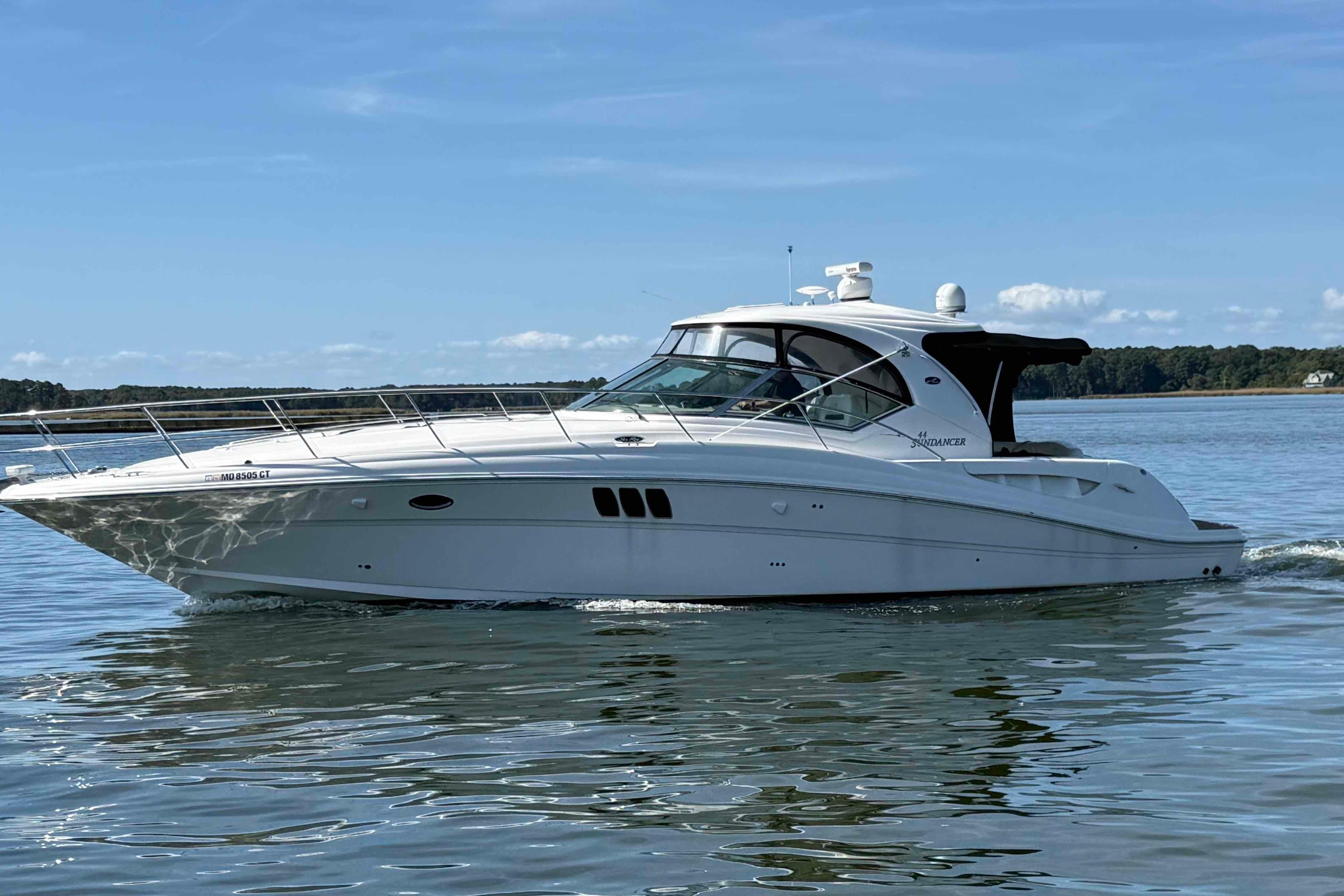 M 10023 EF Knot 10 Yacht Sales