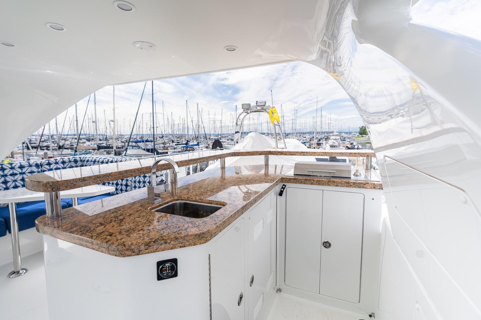 2013 Ocean Alexander 72 
