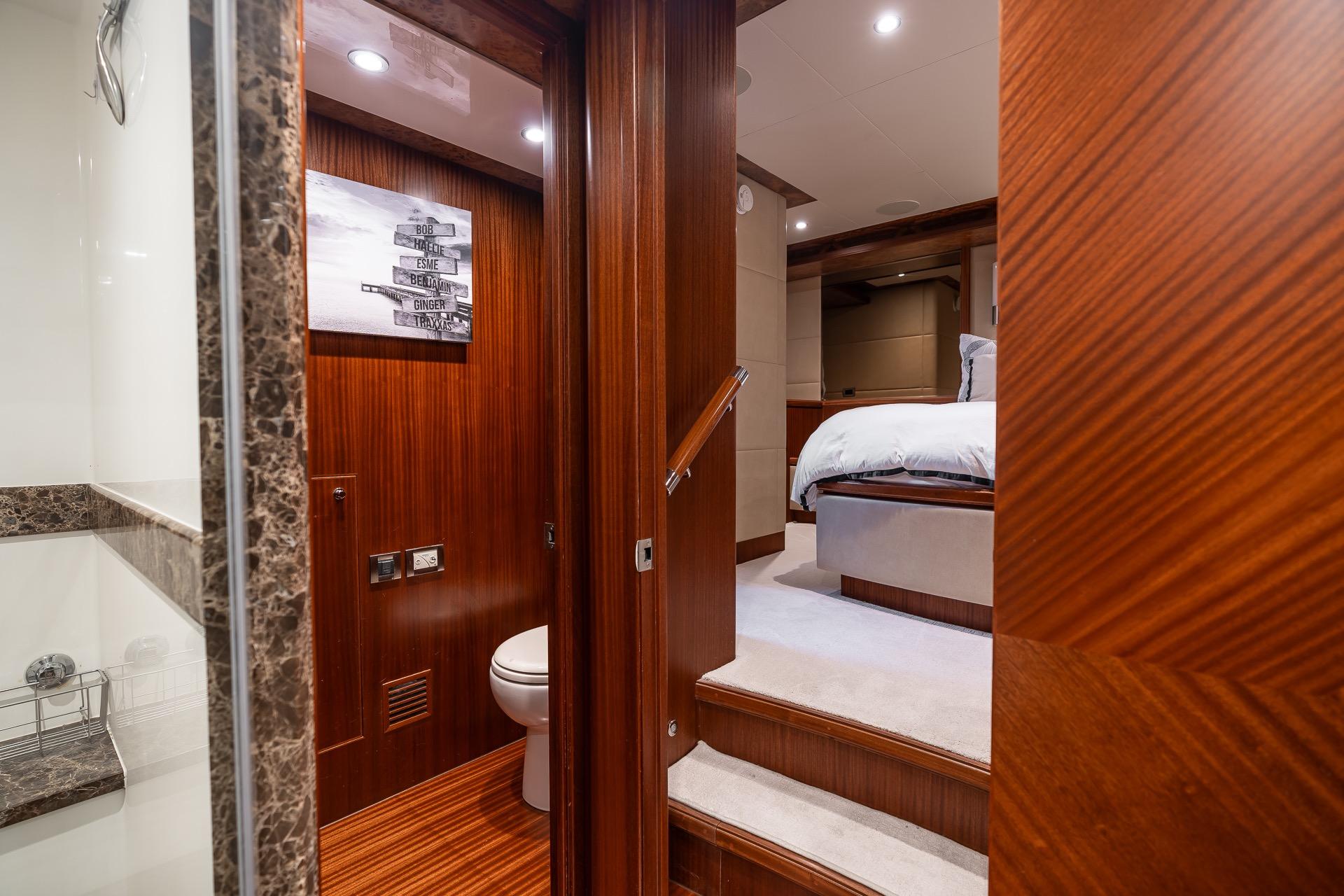 2013 Ocean Alexander 72 