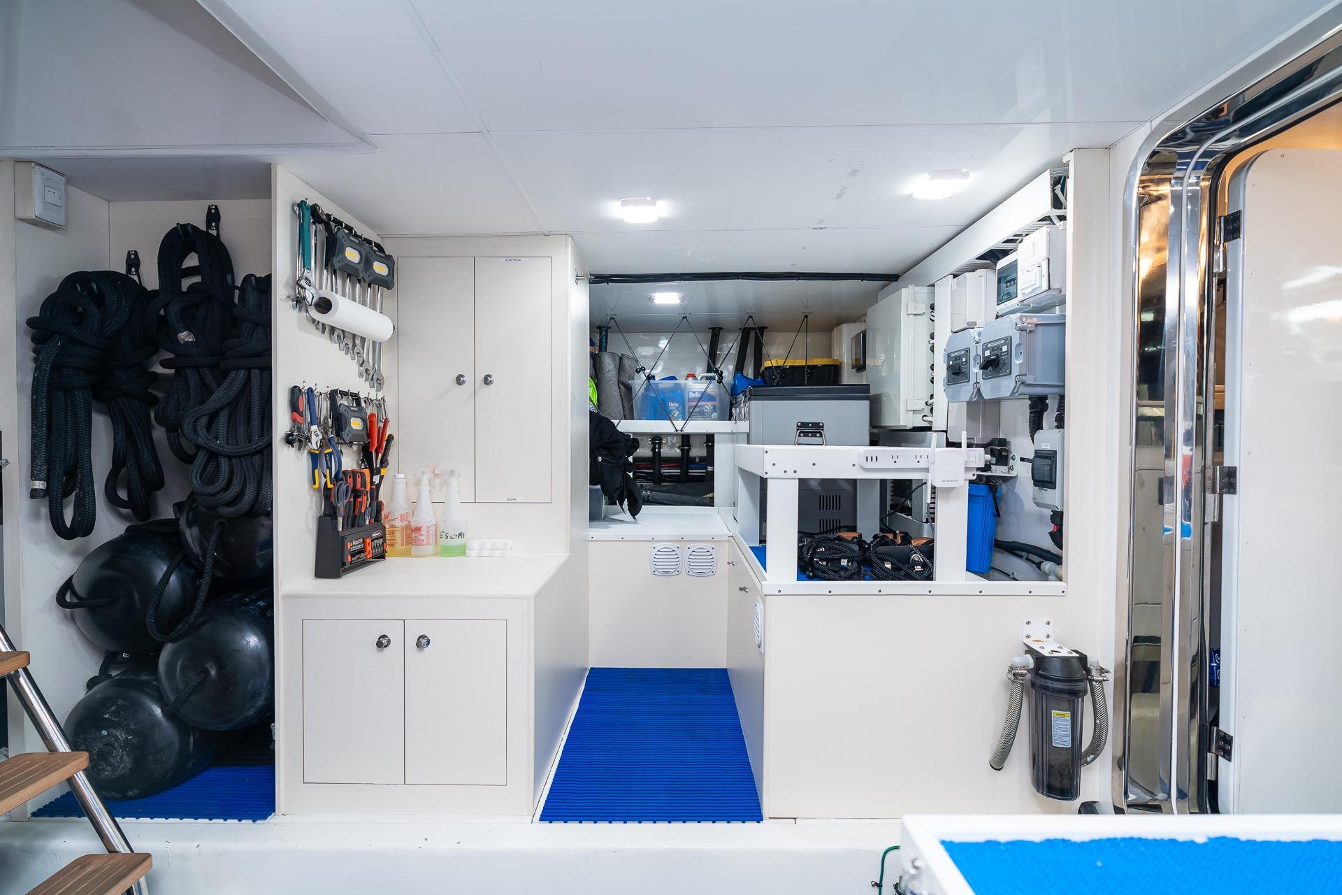 2013 Ocean Alexander 72 
