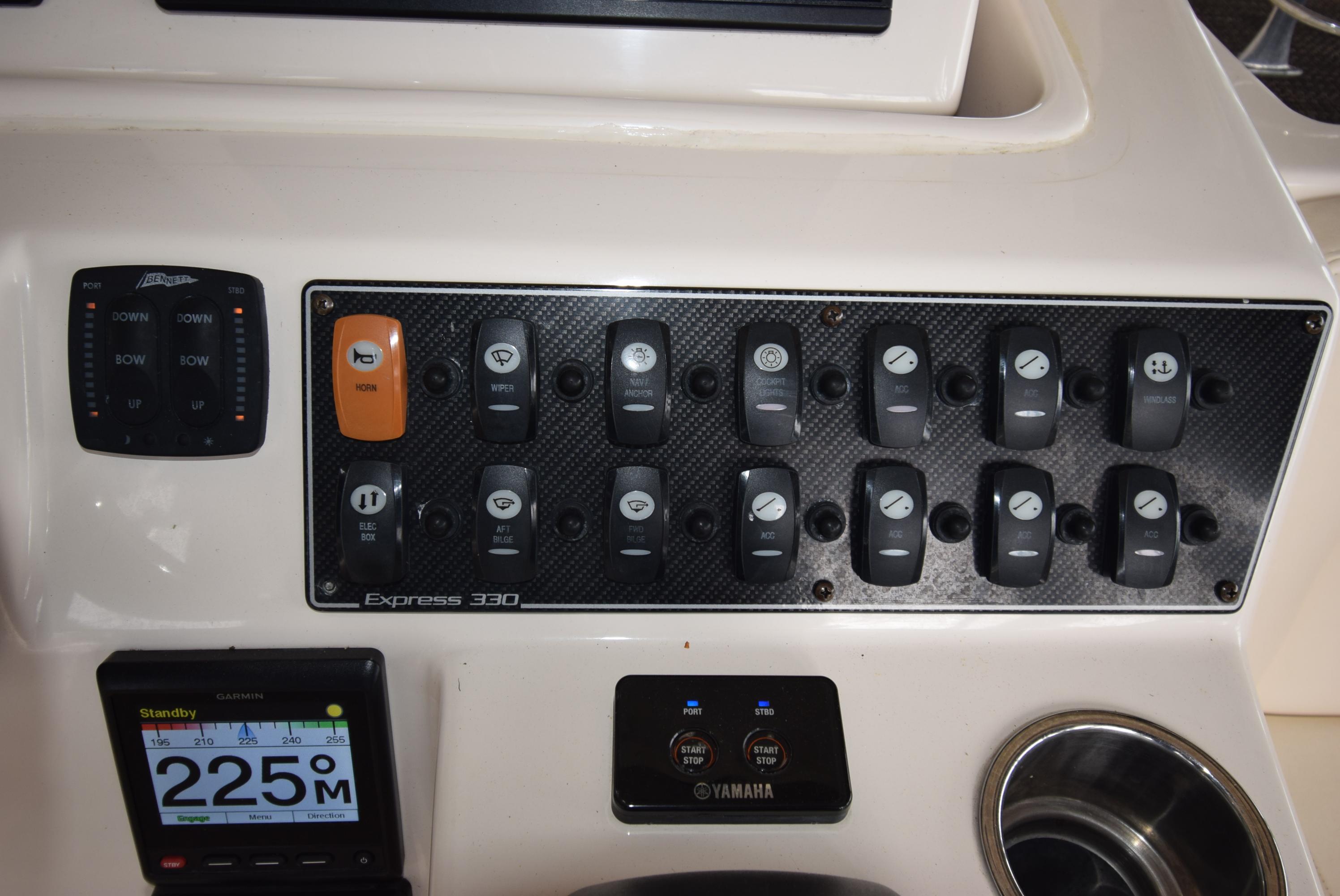 2016-grady-white-express-330-power-9450131-965857350-0-160720241320-34