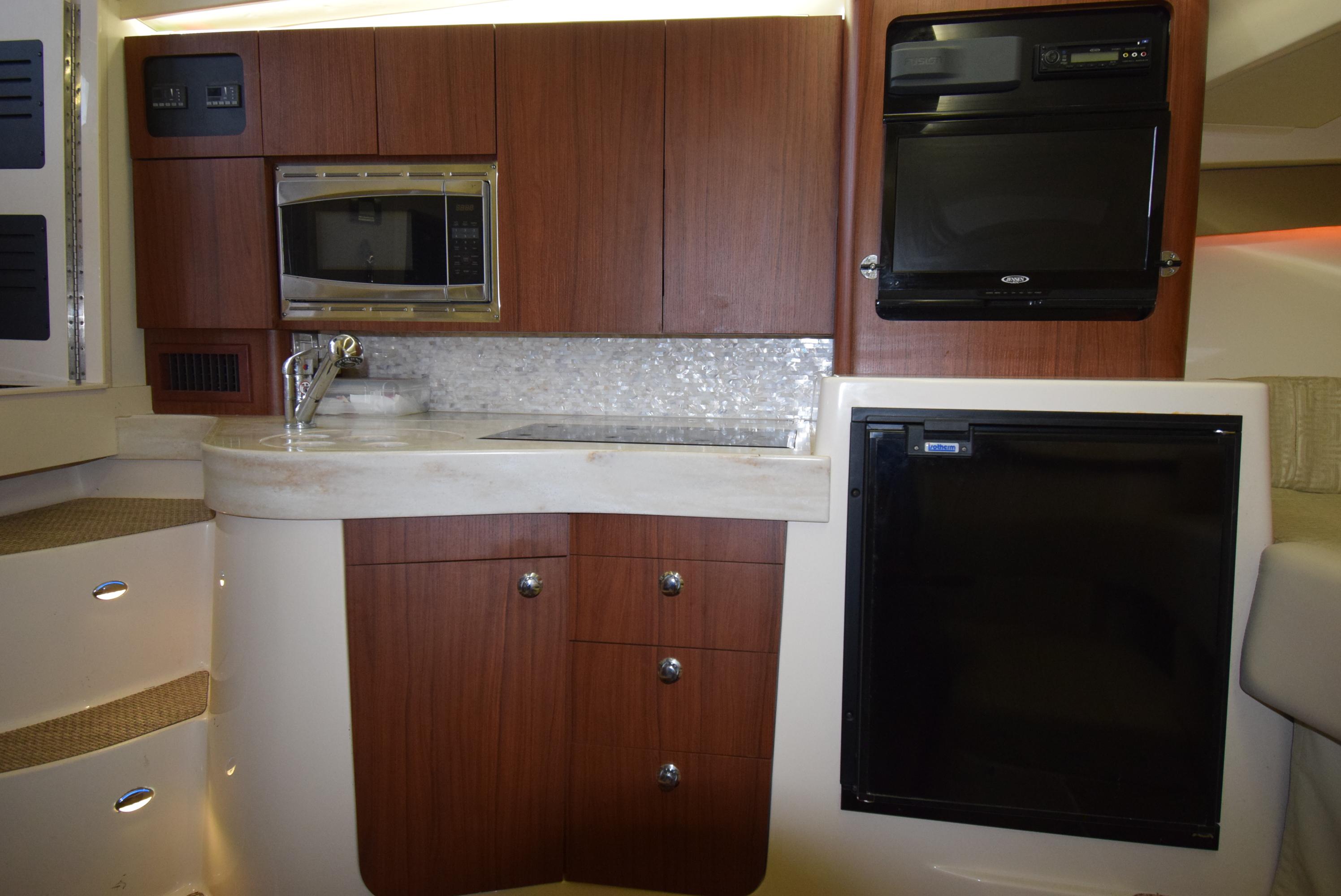 2016-grady-white-express-330-power-9450131-965857453-0-160720241319-6