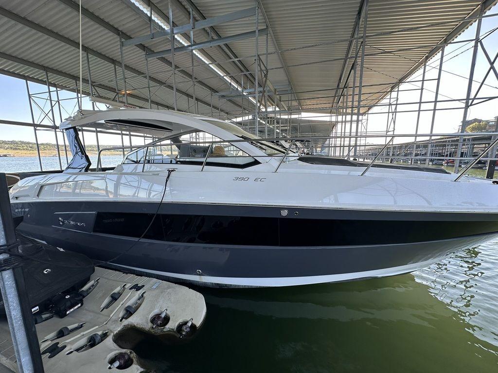 2021-cruisers-yachts-39-express-coupe-power-9330131-20250103084322415-1_XLARGE