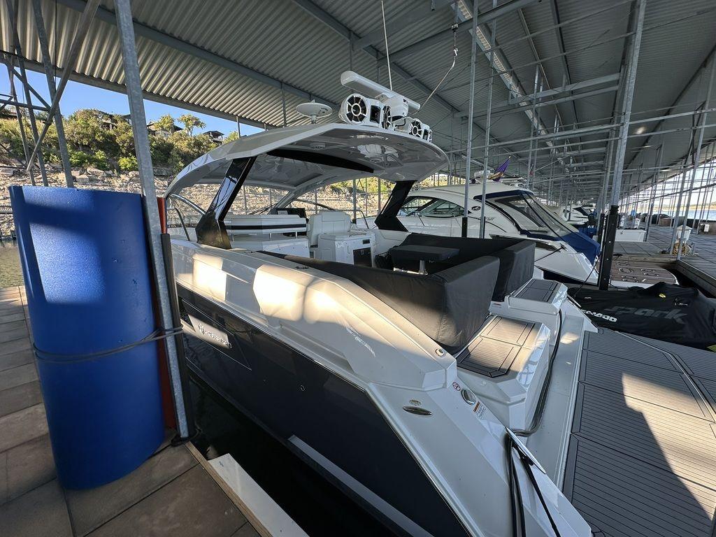 2021-cruisers-yachts-39-express-coupe-power-9330131-20250103084330521-1_XLARGE