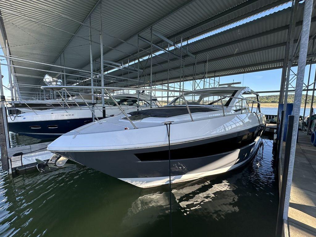 2021-cruisers-yachts-39-express-coupe-power-9330131-20250103084332450-1_XLARGE