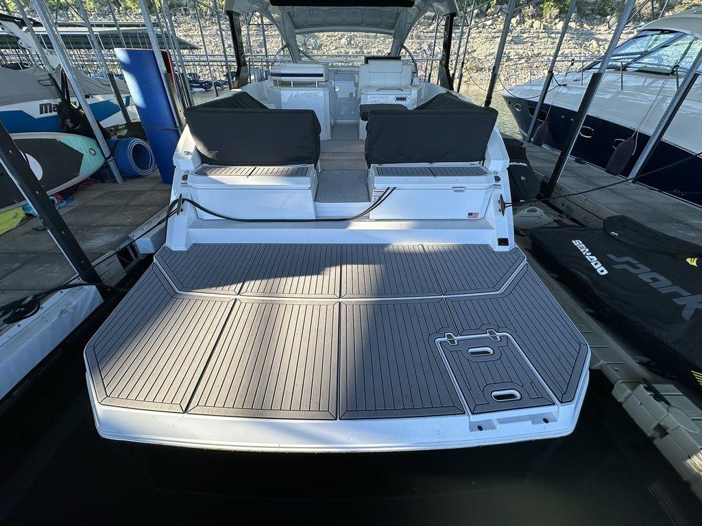 2021-cruisers-yachts-39-express-coupe-power-9330131-20250103084333521-1_XLARGE