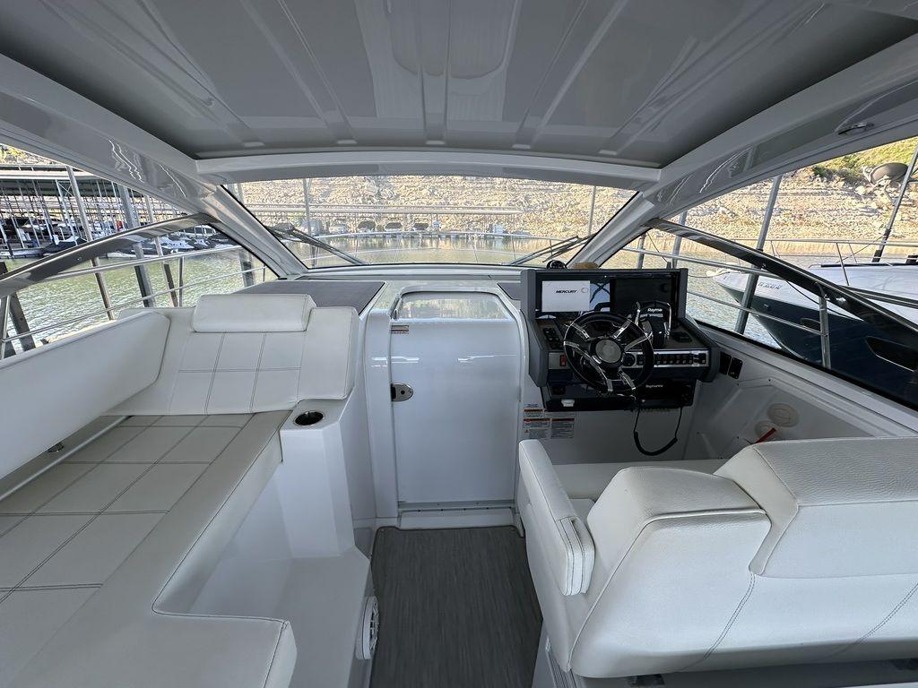 2021-cruisers-yachts-39-express-coupe-power-9330131-20250103084341510-1_XLARGE