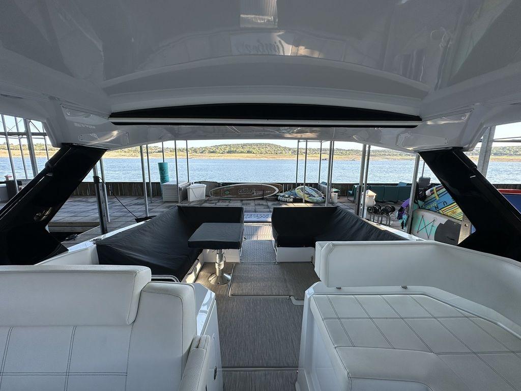 2021-cruisers-yachts-39-express-coupe-power-9330131-20250103084344545-1_XLARGE