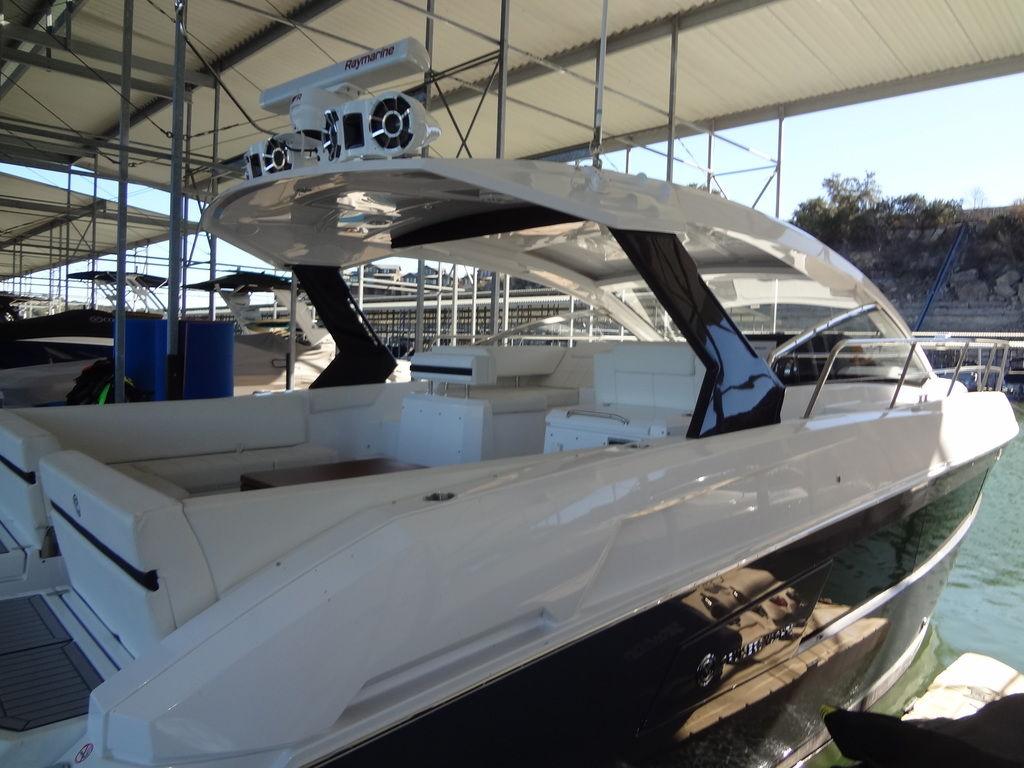 2021-cruisers-yachts-39-express-coupe-power-9330131-20250103084347554-1_XLARGE