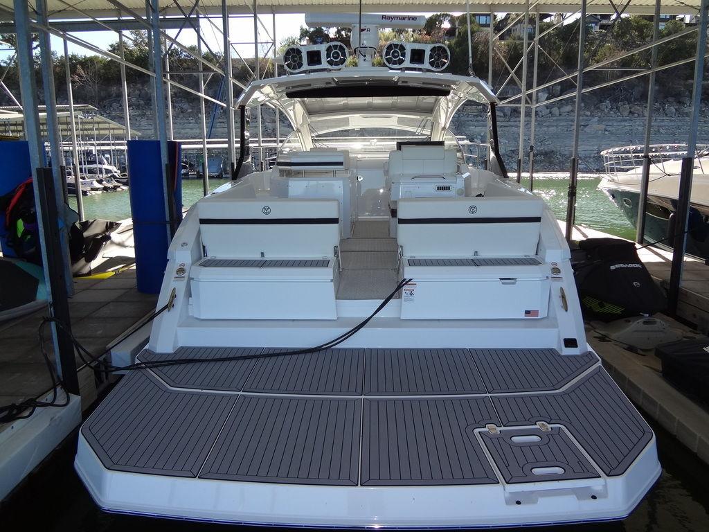 2021-cruisers-yachts-39-express-coupe-power-9330131-20250103084349571-1_XLARGE