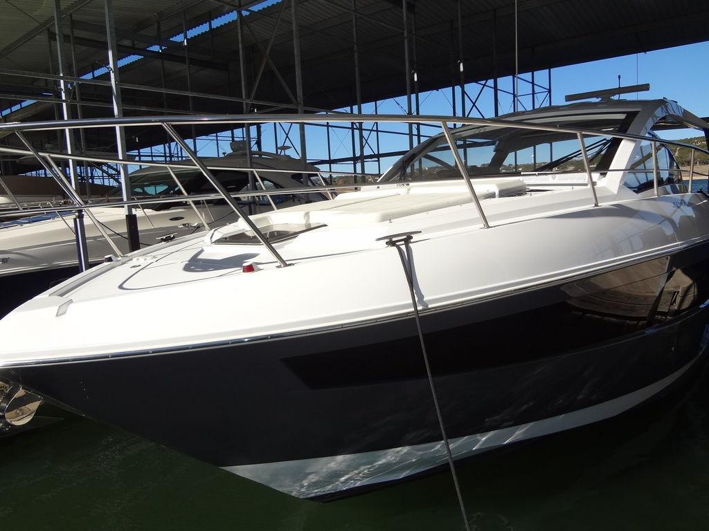 2021-cruisers-yachts-39-express-coupe-power-9330131-20250103084351487-1_XLARGE