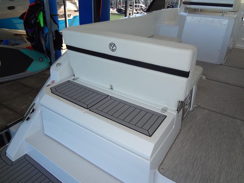 2021-cruisers-yachts-39-express-coupe-power-9330131-20250103084357527-1_XLARGE