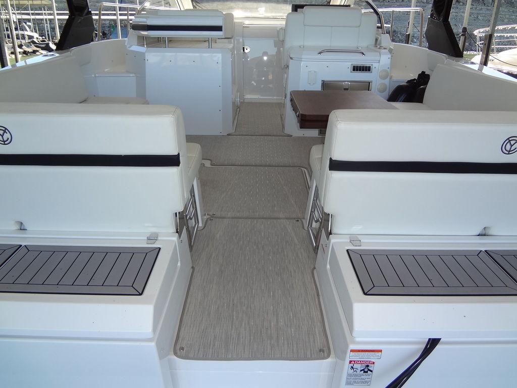 2021-cruisers-yachts-39-express-coupe-power-9330131-20250103084358326-1_XLARGE
