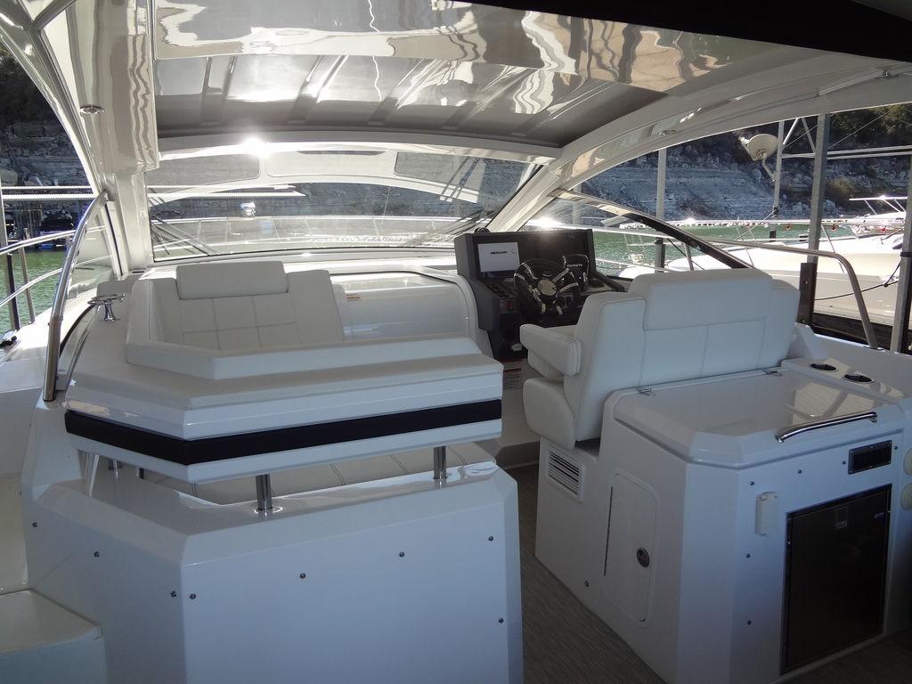 2021-cruisers-yachts-39-express-coupe-power-9330131-20250103084359588-1_XLARGE