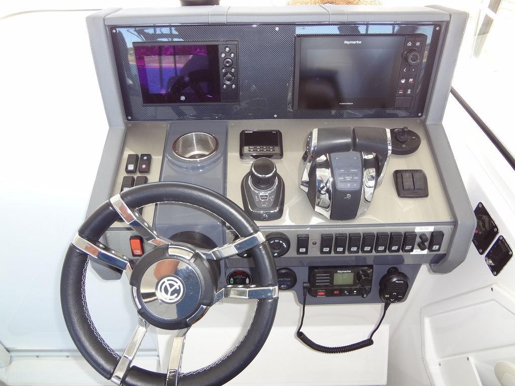 2021-cruisers-yachts-39-express-coupe-power-9330131-20250103084414641-1_XLARGE