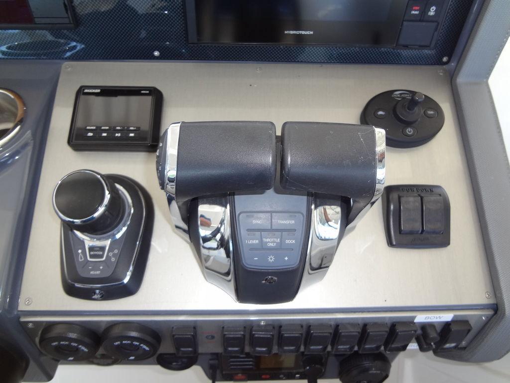2021-cruisers-yachts-39-express-coupe-power-9330131-20250103084415537-1_XLARGE