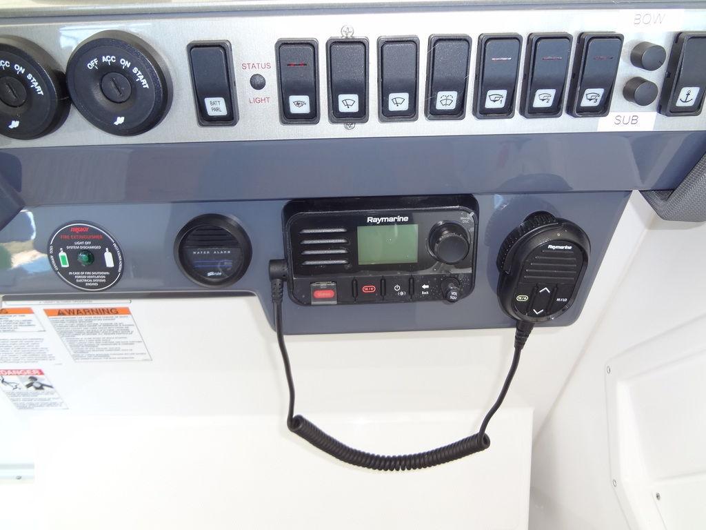 2021-cruisers-yachts-39-express-coupe-power-9330131-20250103084416619-1_XLARGE