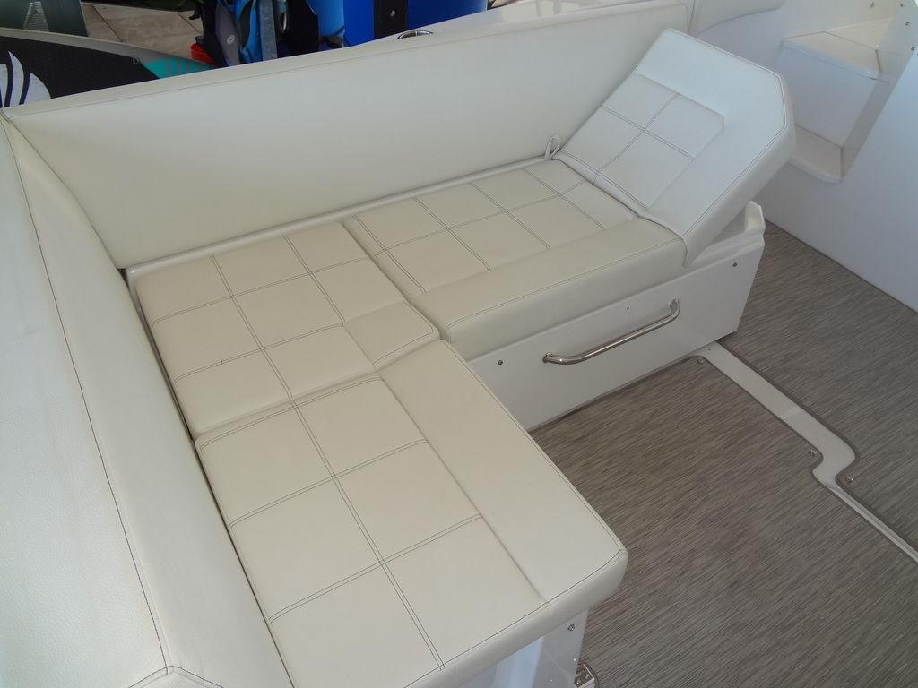 2021-cruisers-yachts-39-express-coupe-power-9330131-20250103084418600-1_XLARGE