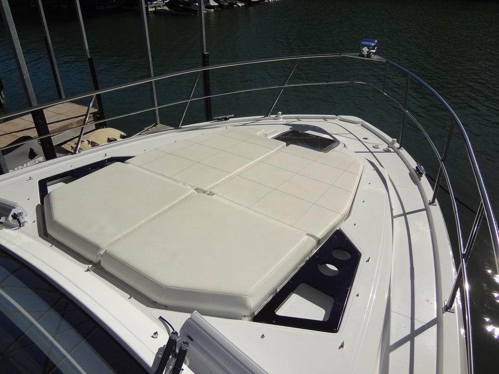 2021-cruisers-yachts-39-express-coupe-power-9330131-20250103084421556-1_XLARGE