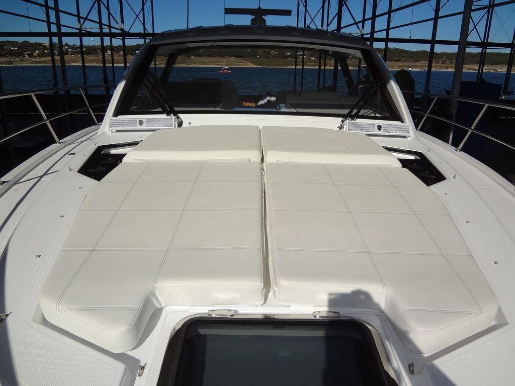 2021-cruisers-yachts-39-express-coupe-power-9330131-20250103084422691-1_XLARGE