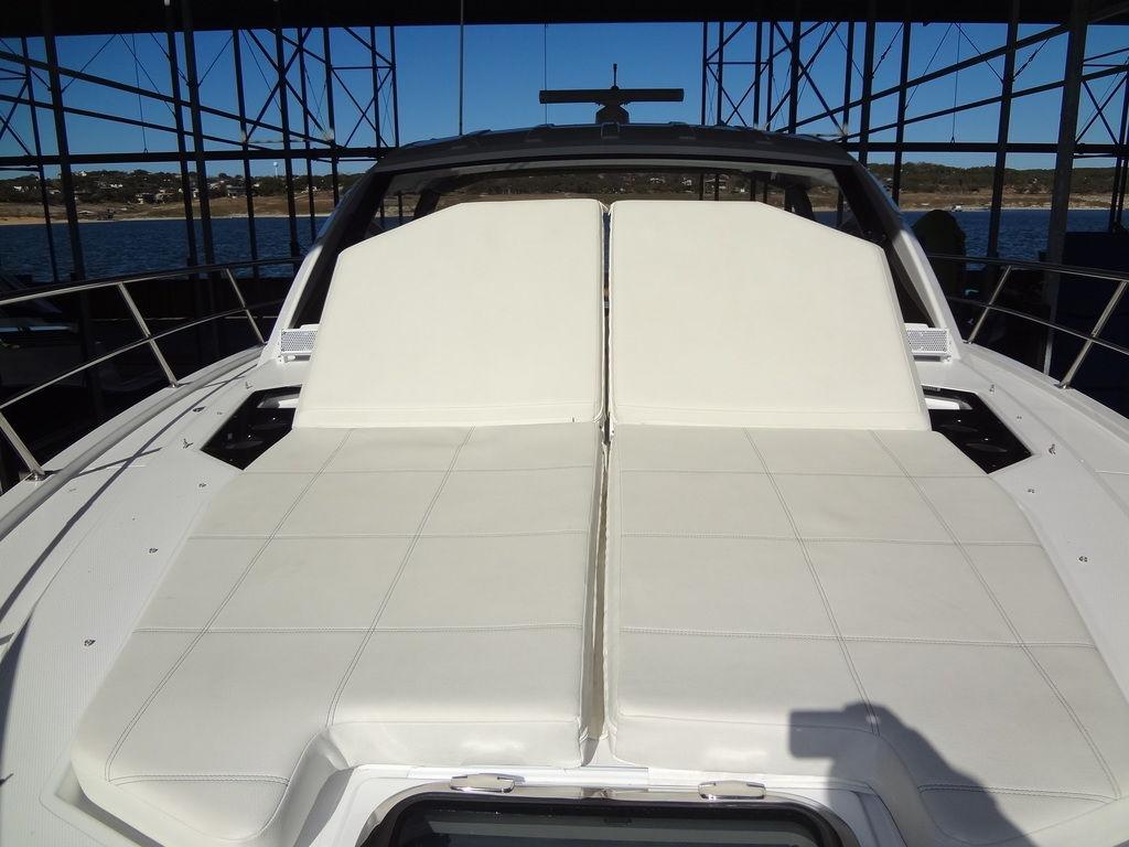 2021-cruisers-yachts-39-express-coupe-power-9330131-20250103084426654-1_XLARGE