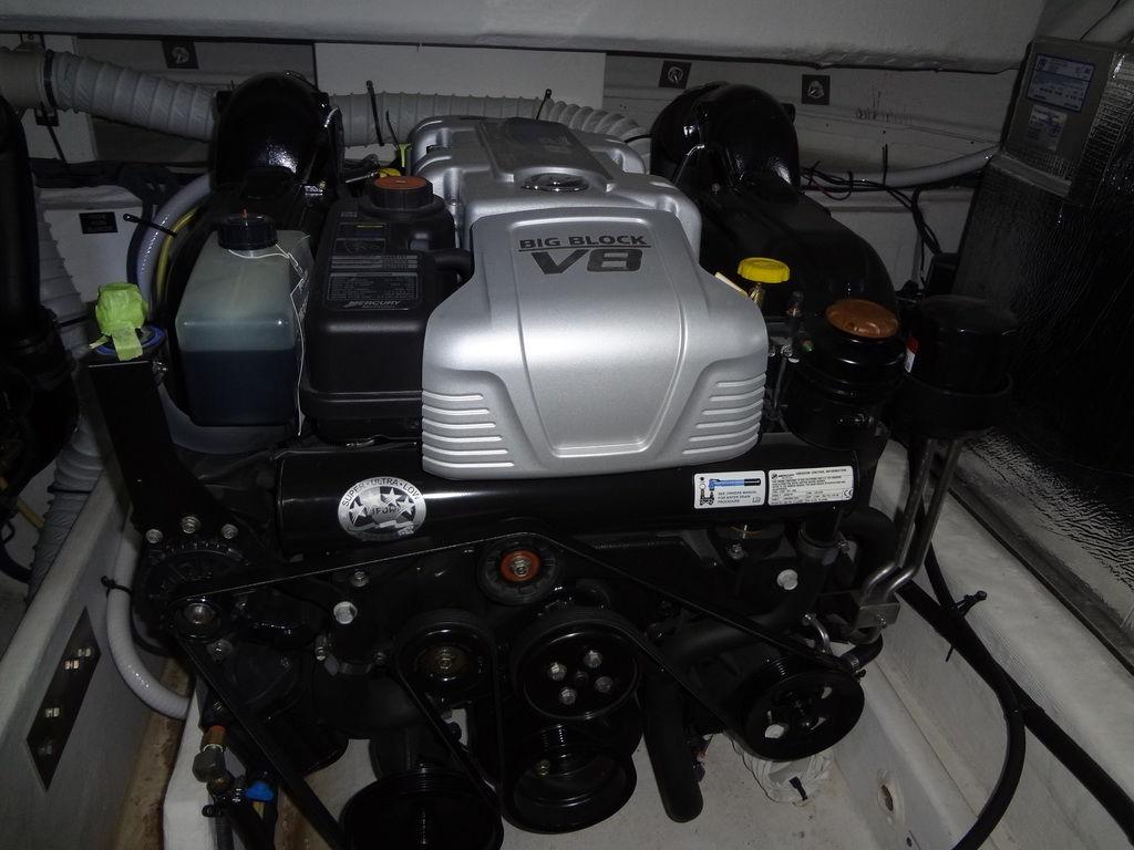 2021-cruisers-yachts-39-express-coupe-power-9330131-20250103084432675-1_XLARGE