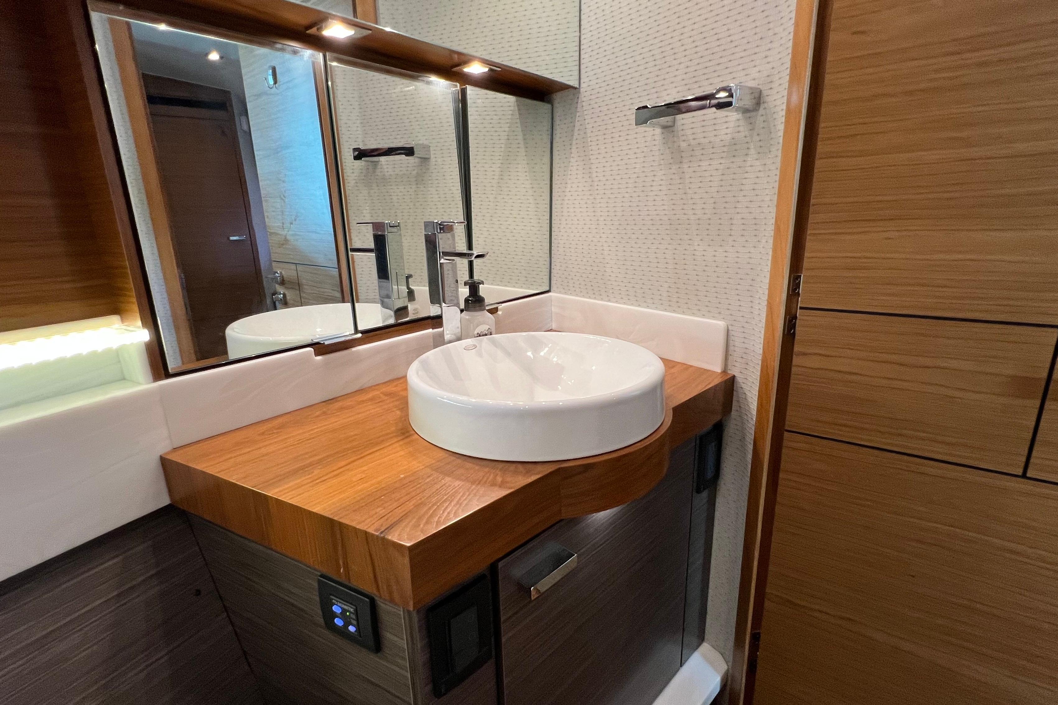 2020 Tiara Yachts 45 