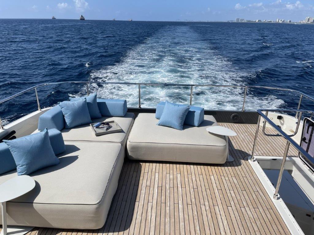 2021 Ferretti Yachts 92 