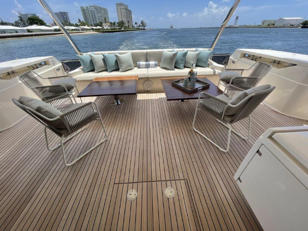 2021 Ferretti Yachts 92 