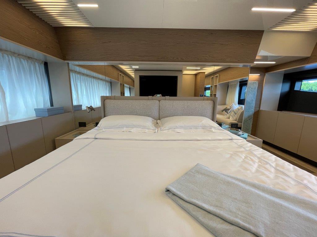 2021 Ferretti Yachts 92 