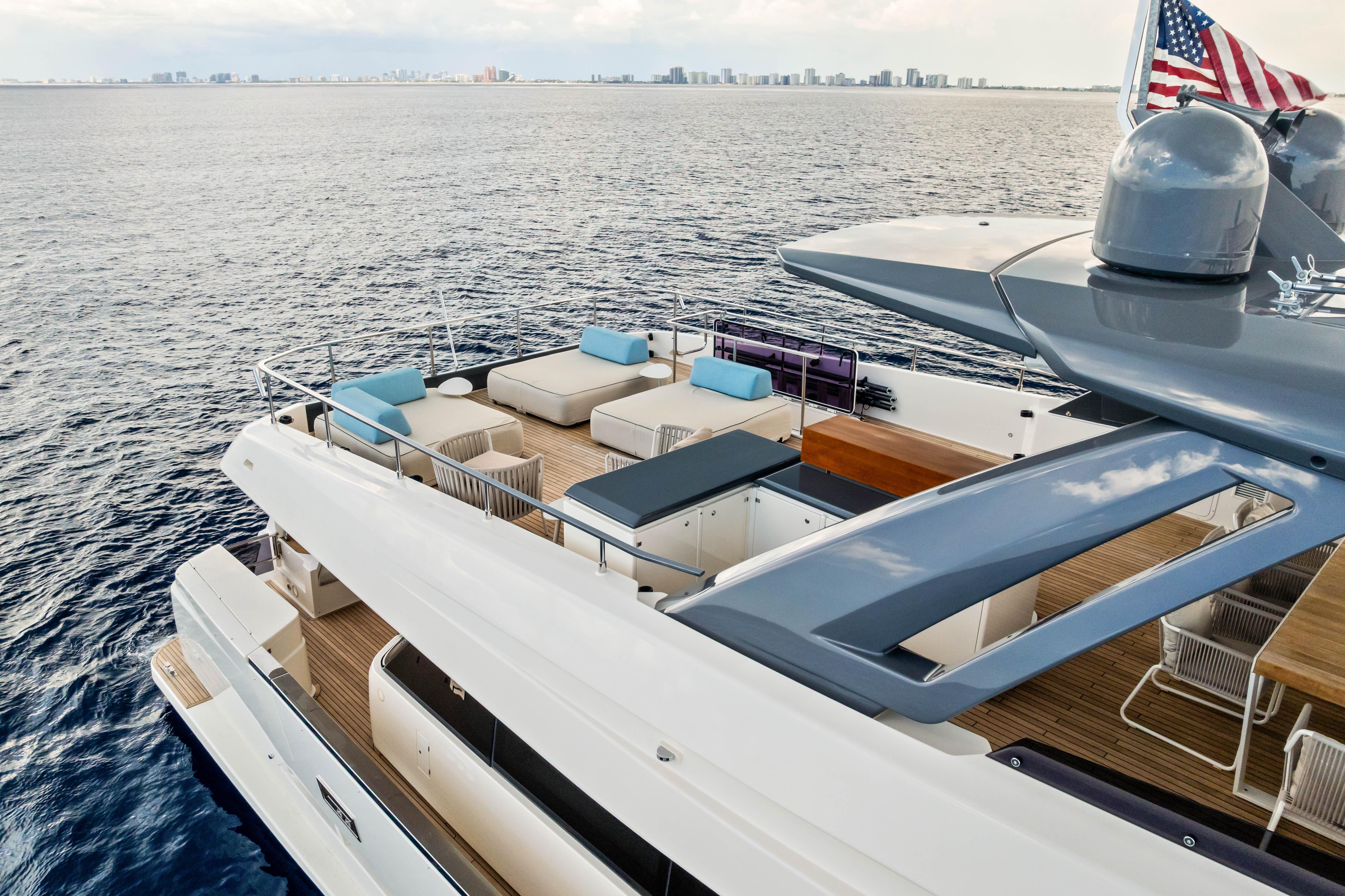 2021 Ferretti Yachts 92 
