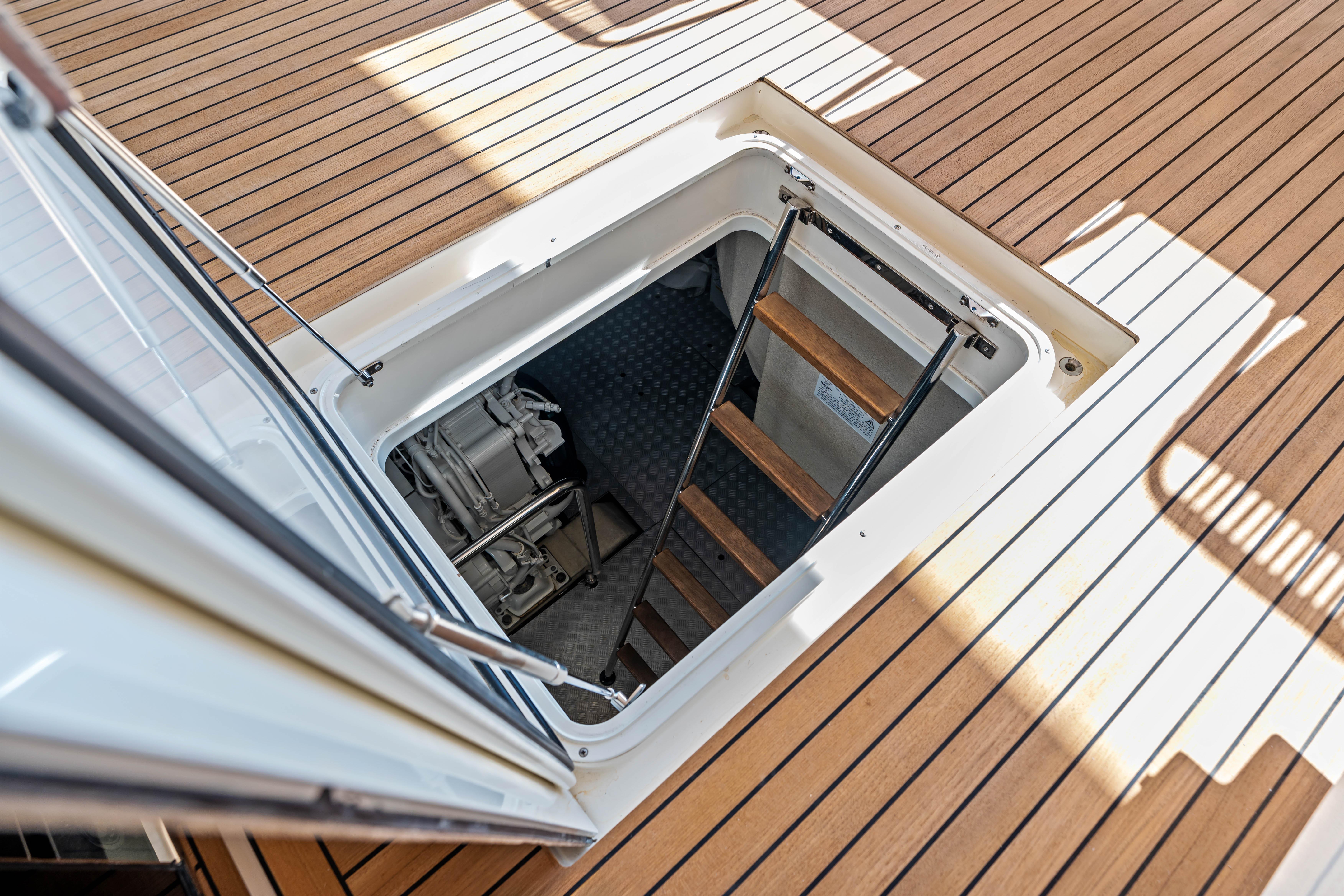 2021 Ferretti Yachts 92 