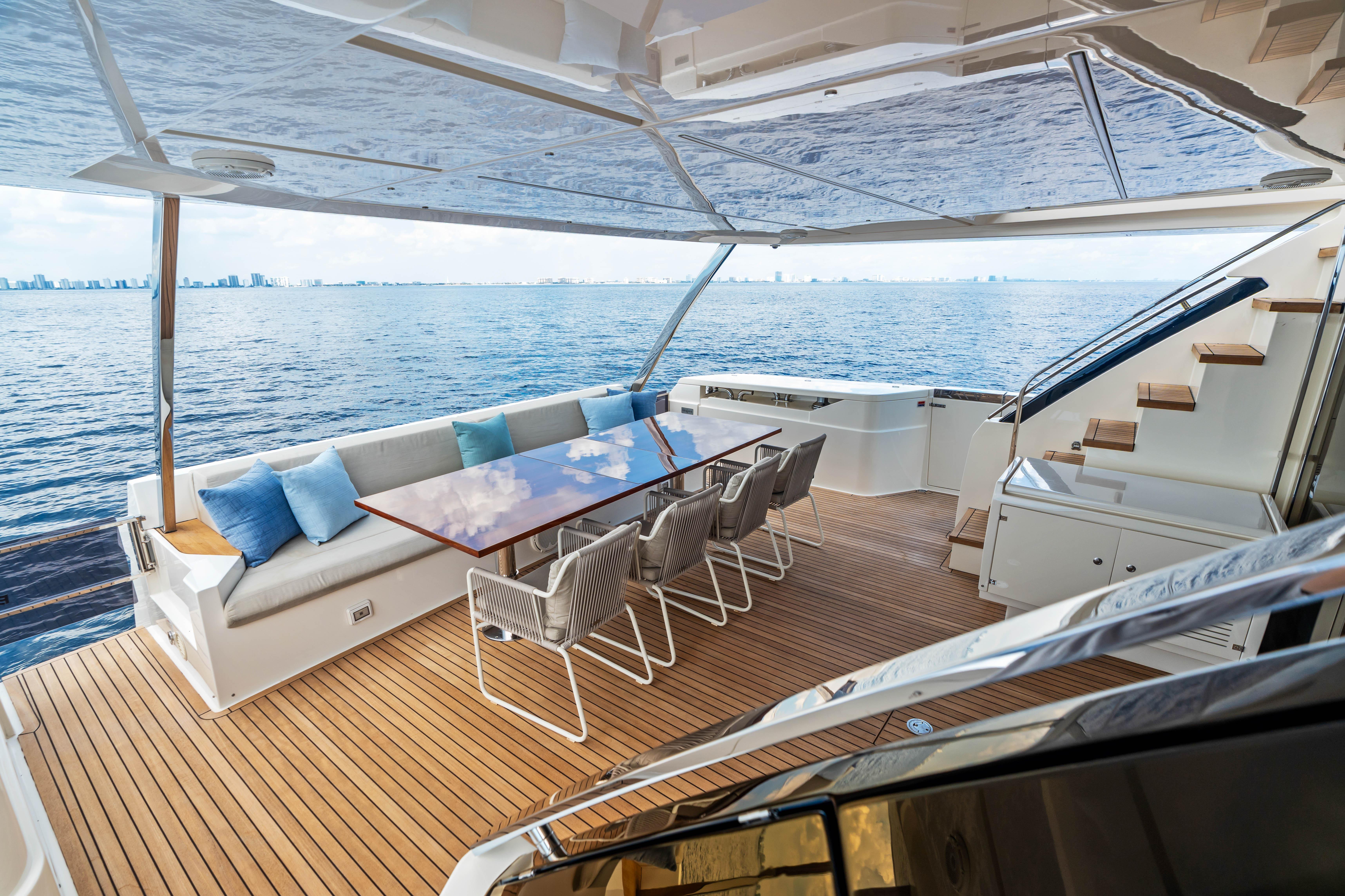 2021 Ferretti Yachts 92 
