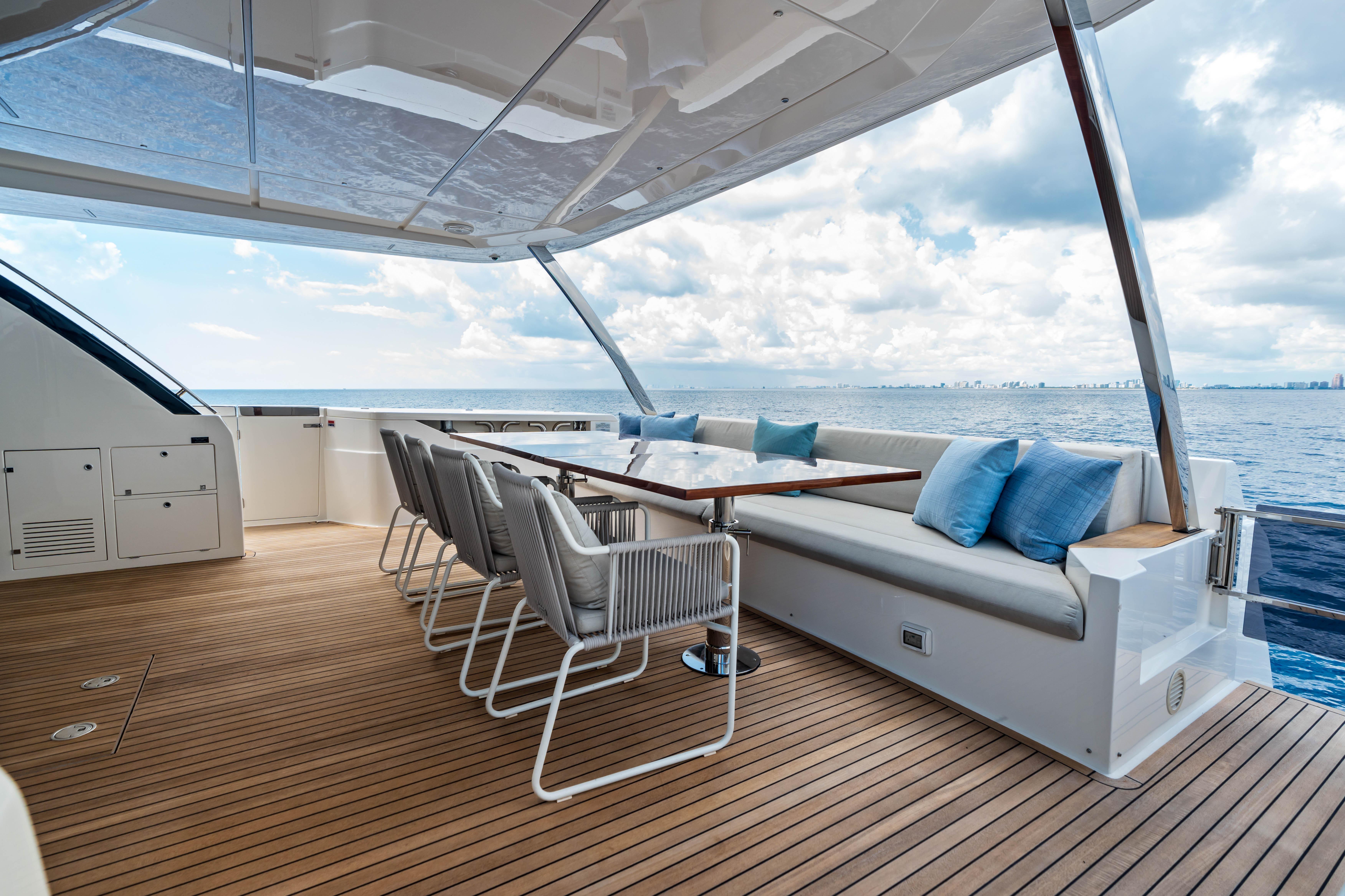 2021 Ferretti Yachts 92 