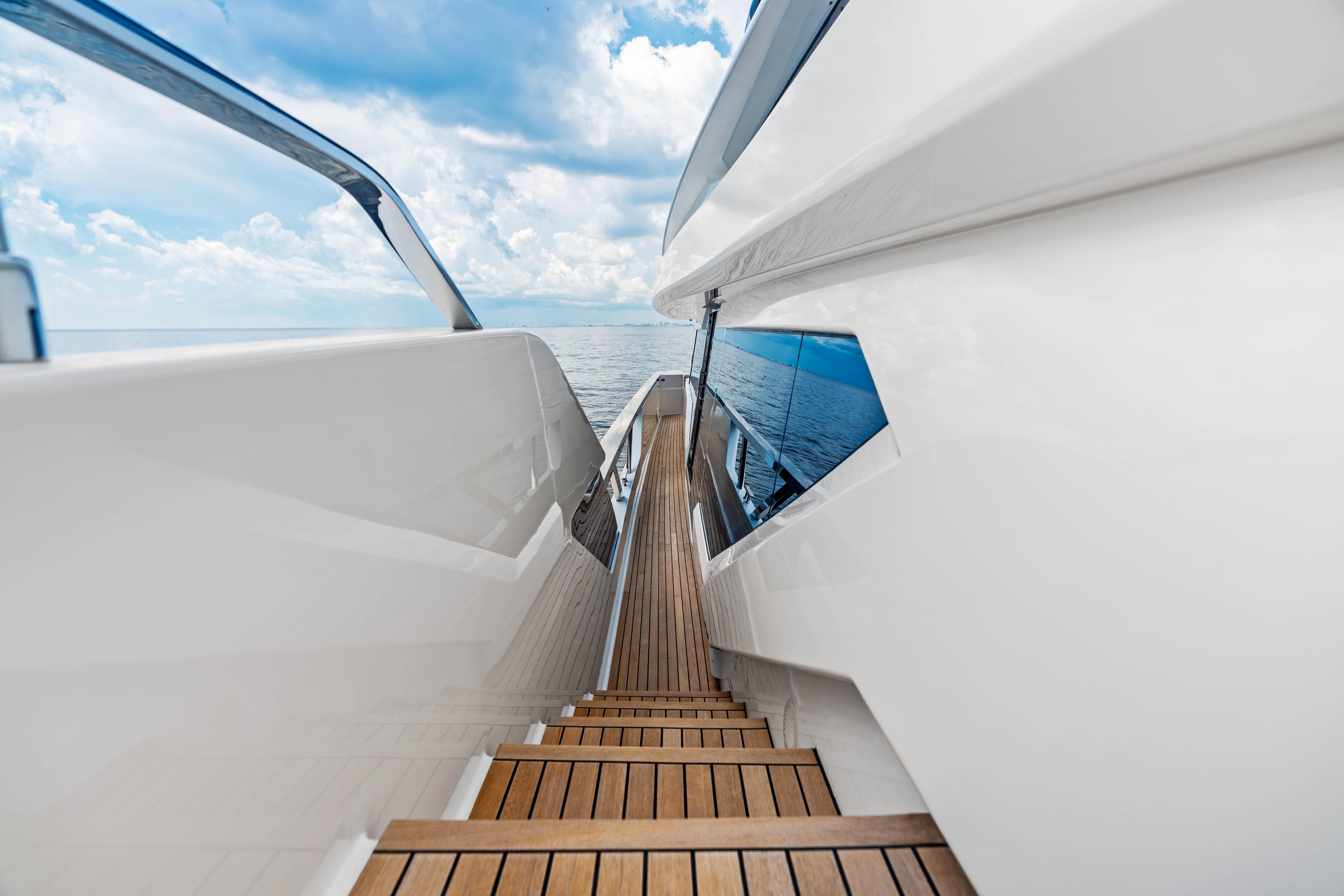 2021 Ferretti Yachts 92 