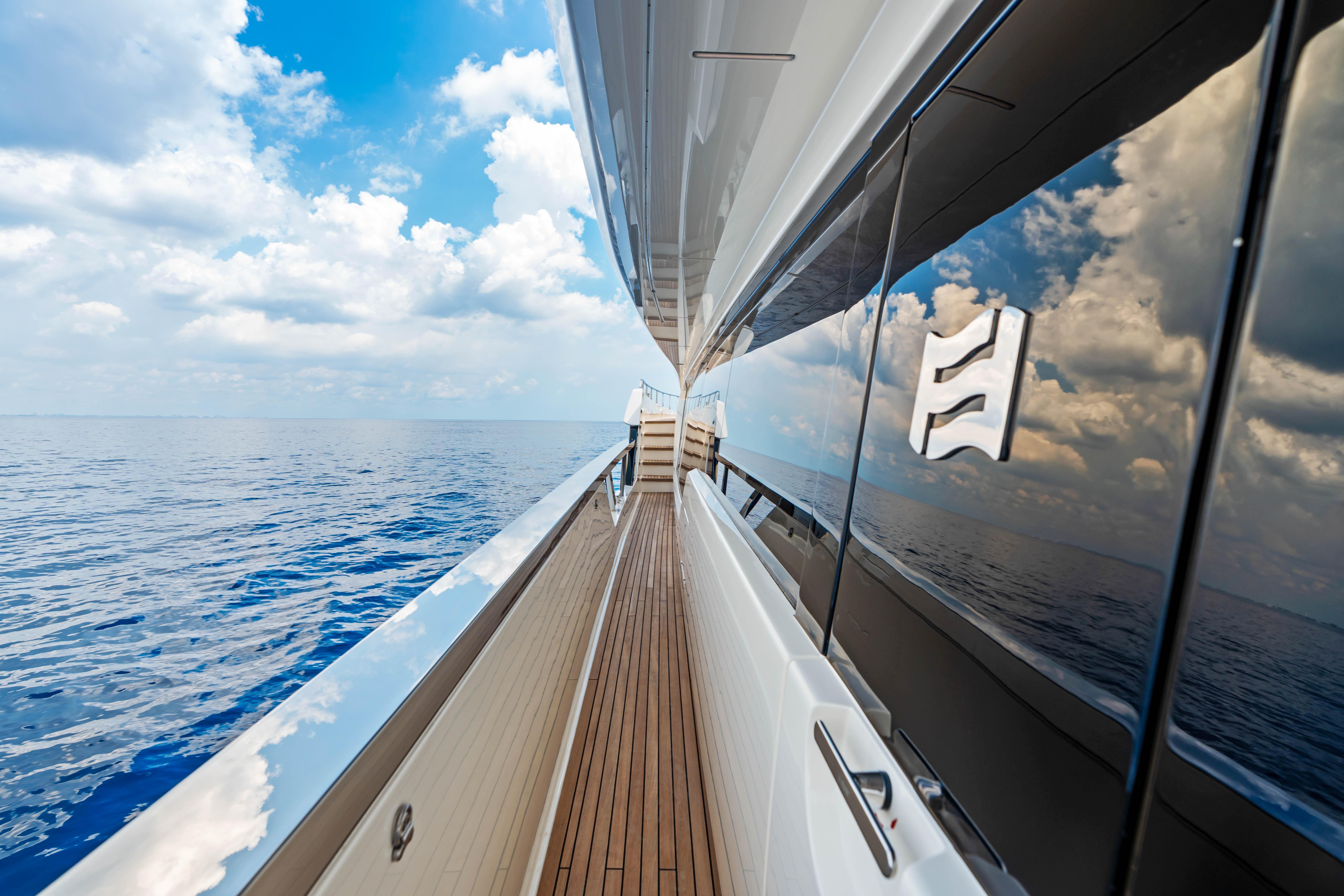 2021 Ferretti Yachts 92 