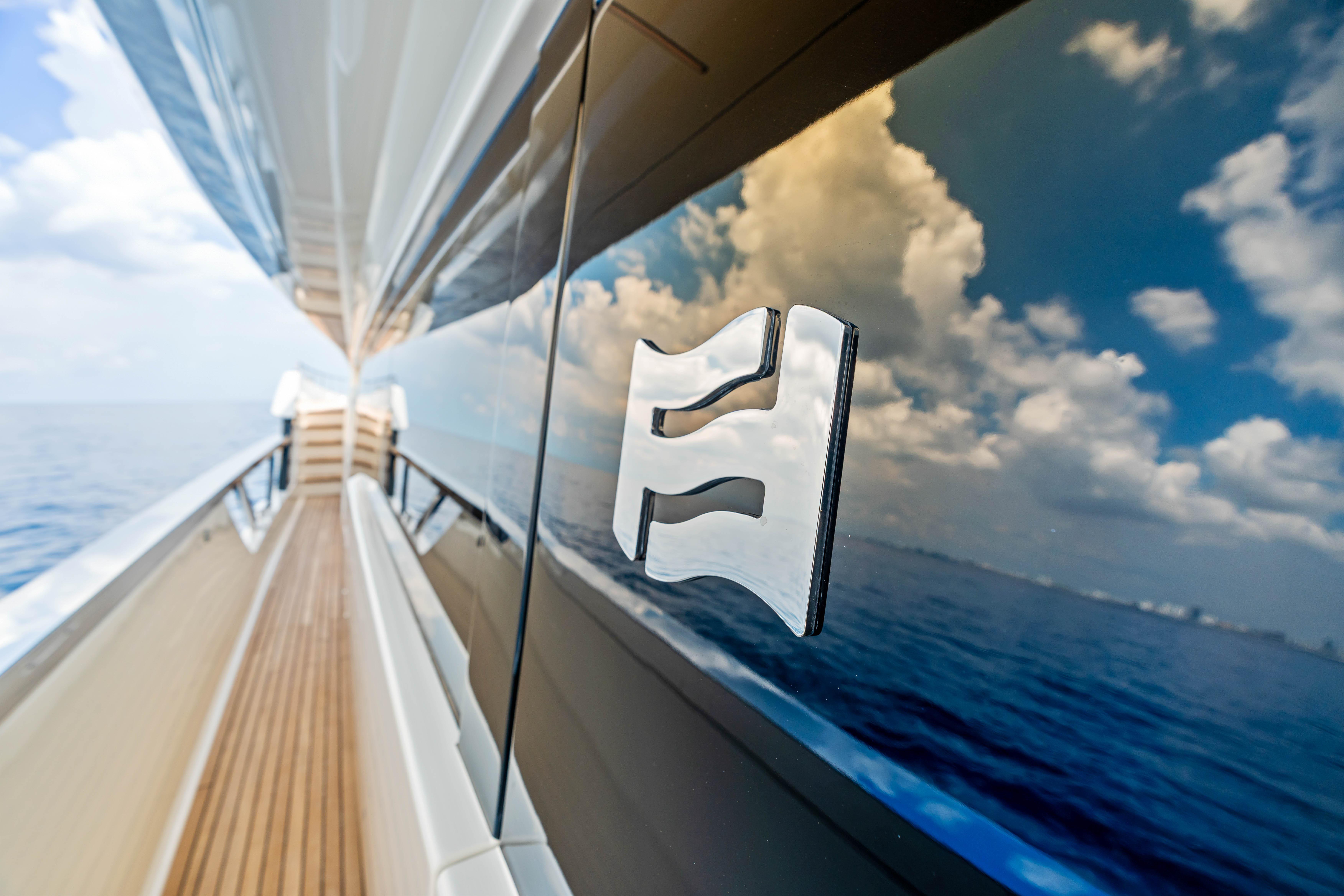 2021 Ferretti Yachts 92 