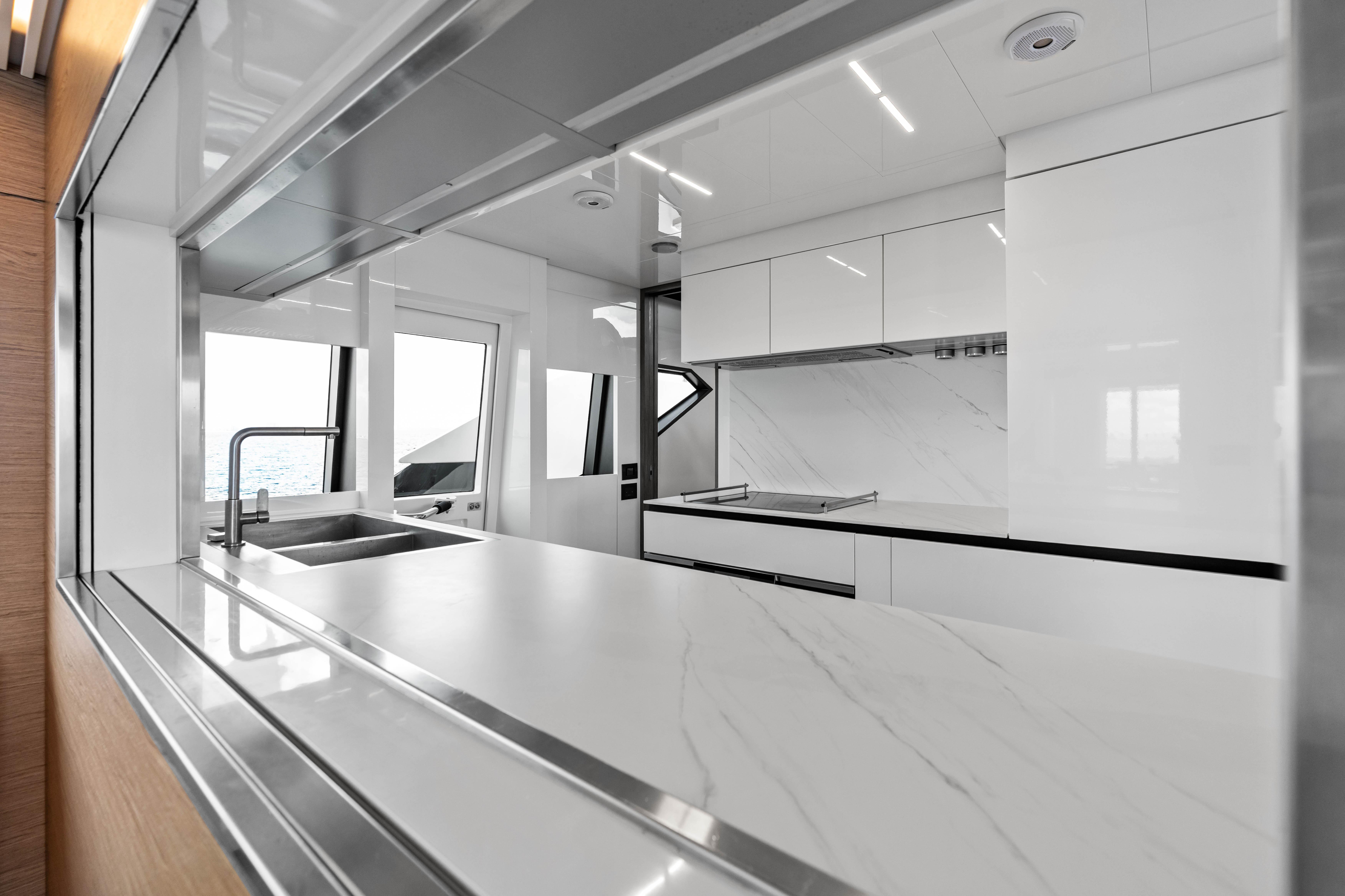 2021 Ferretti Yachts 92 
